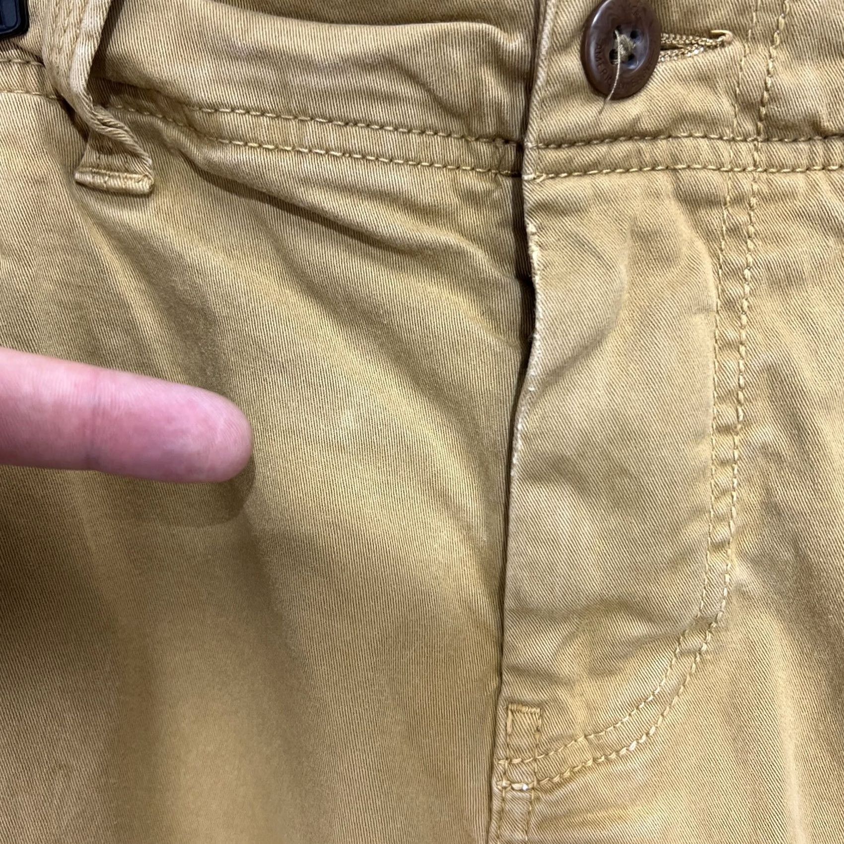 American Eagle Outfitters American Eagle Cargo Shorts Mens 30 Khaki 12in Inseam Zip Pocket Stretch Classic Cargo Size US 30 / EU 46 - 3 Thumbnail