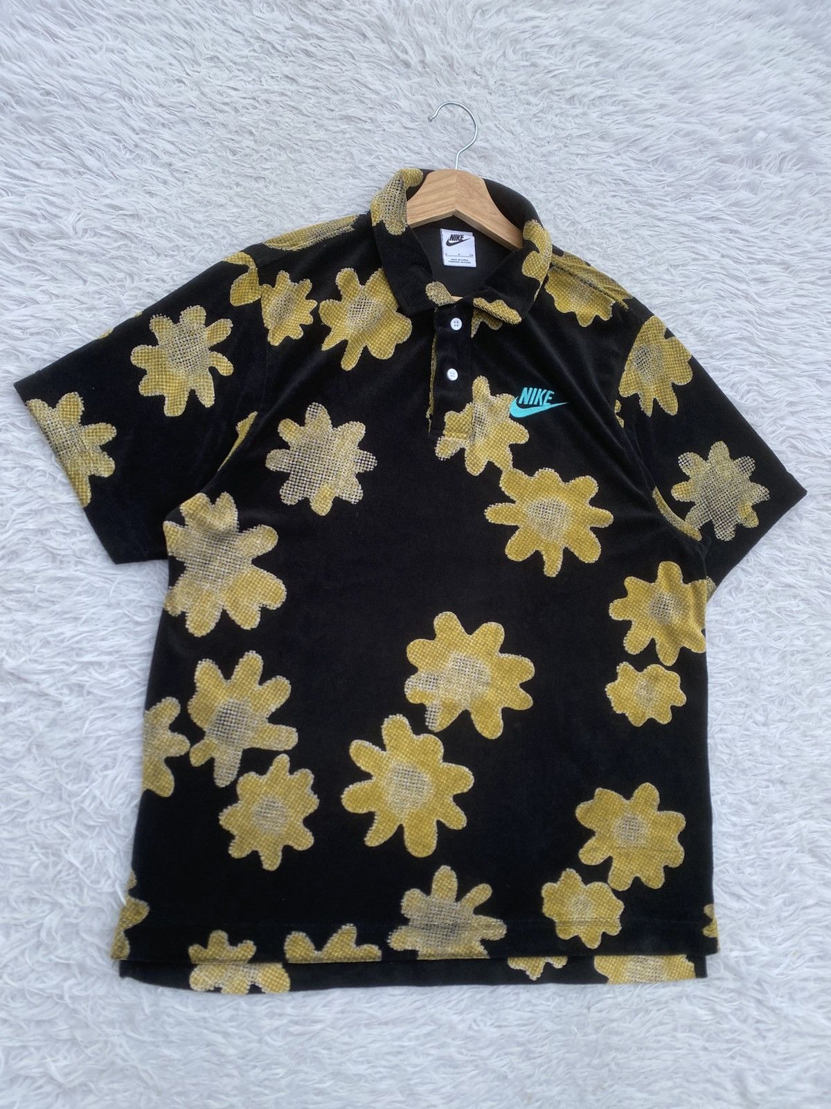 Nike Rare Nike Sportswear Men's Black Allover Flower Polo Shirt Size US M / EU 48-50 / 2 - 3 Thumbnail