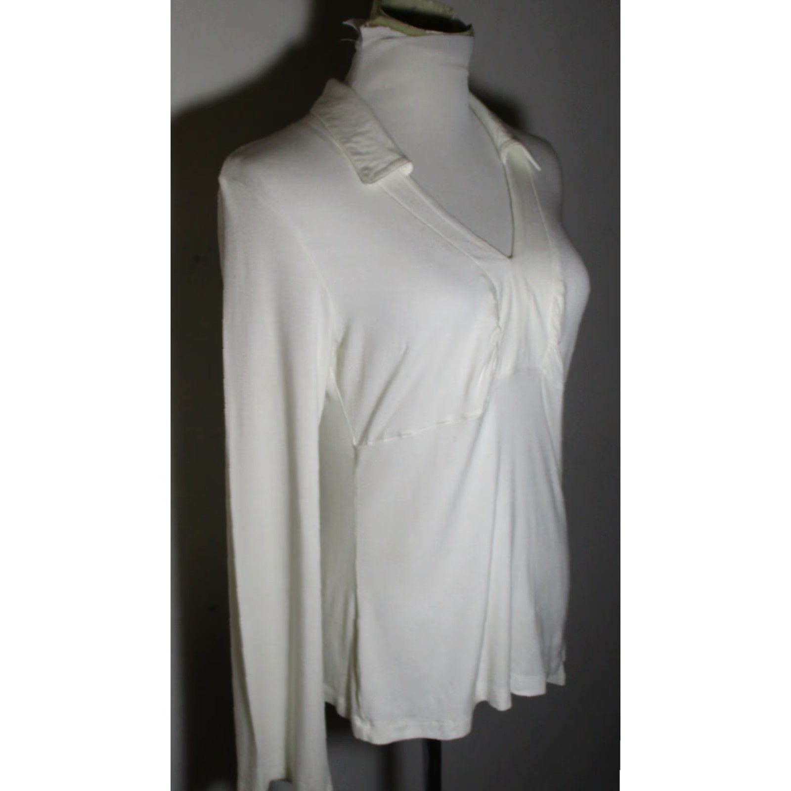 Vintage VINTAGE HARLOW Ivory Beige Rayon Stretch V-Neck Polo Top M Womens Shirt Size M / US 6-8 / IT 42-44 - 3 Thumbnail