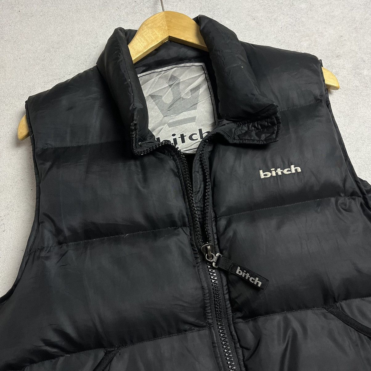 Vintage Vintage Bitch Skateboard Vest Puffer Jacket Size US L / EU 52-54 / 3 - 5 Thumbnail