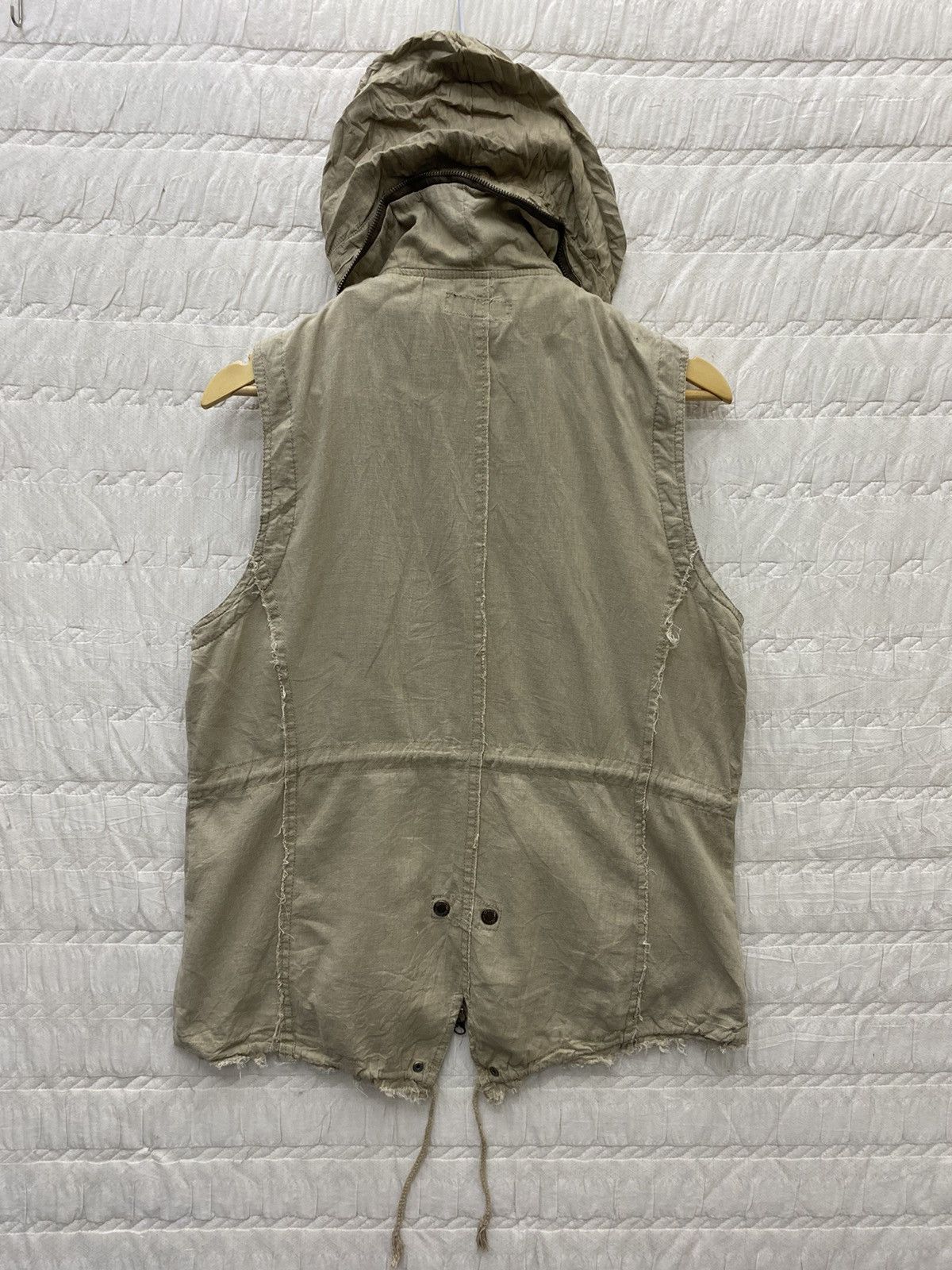 In The Attic (O) IN THE ATTIC HYPE JACKET SLEEVELESS HOODIE Size US L / EU 52-54 / 3 - 6 Thumbnail