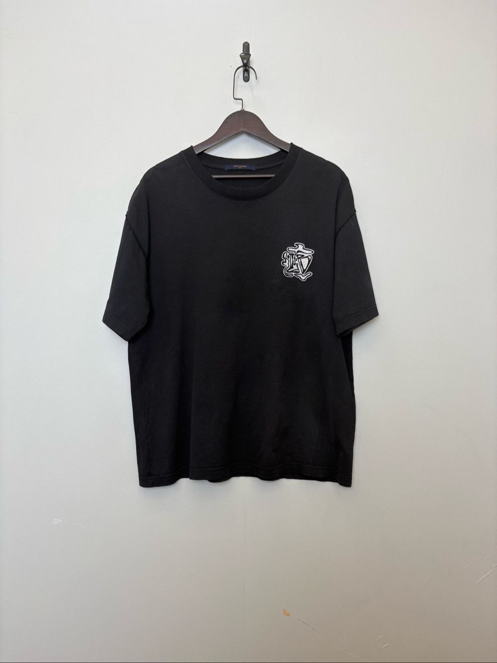 Louis Vuitton Louis Vuitton Smoke Graphic T-Shirt Black XL Size US XL / EU 56 / 4 - 1 Thumbnail