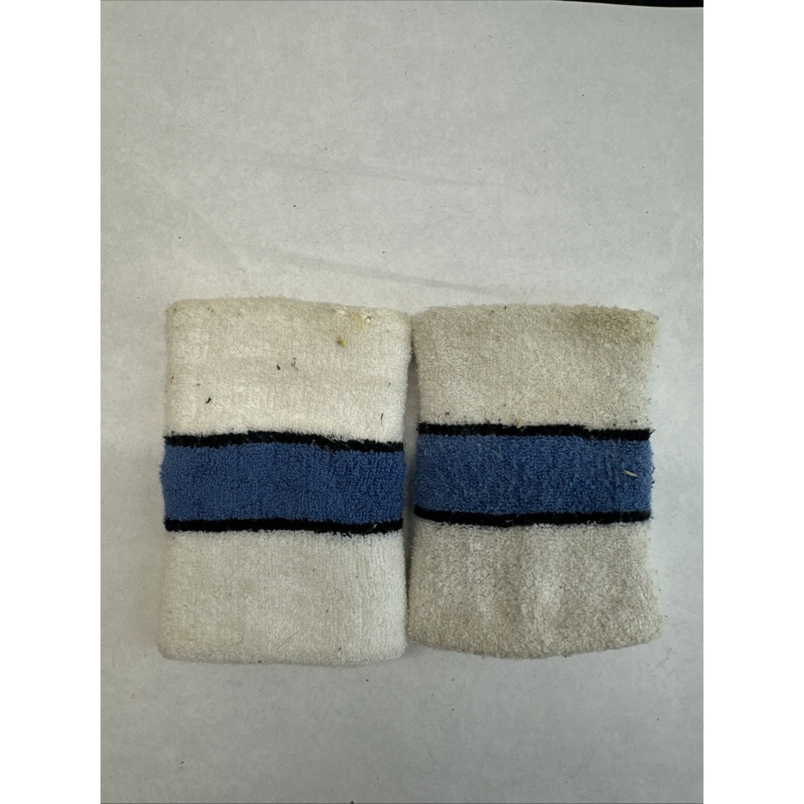 Nike Set of 2 White Blue Nike Wrist Sweat Bands Vintage - Pre-own Size ONE SIZE - 4 Thumbnail