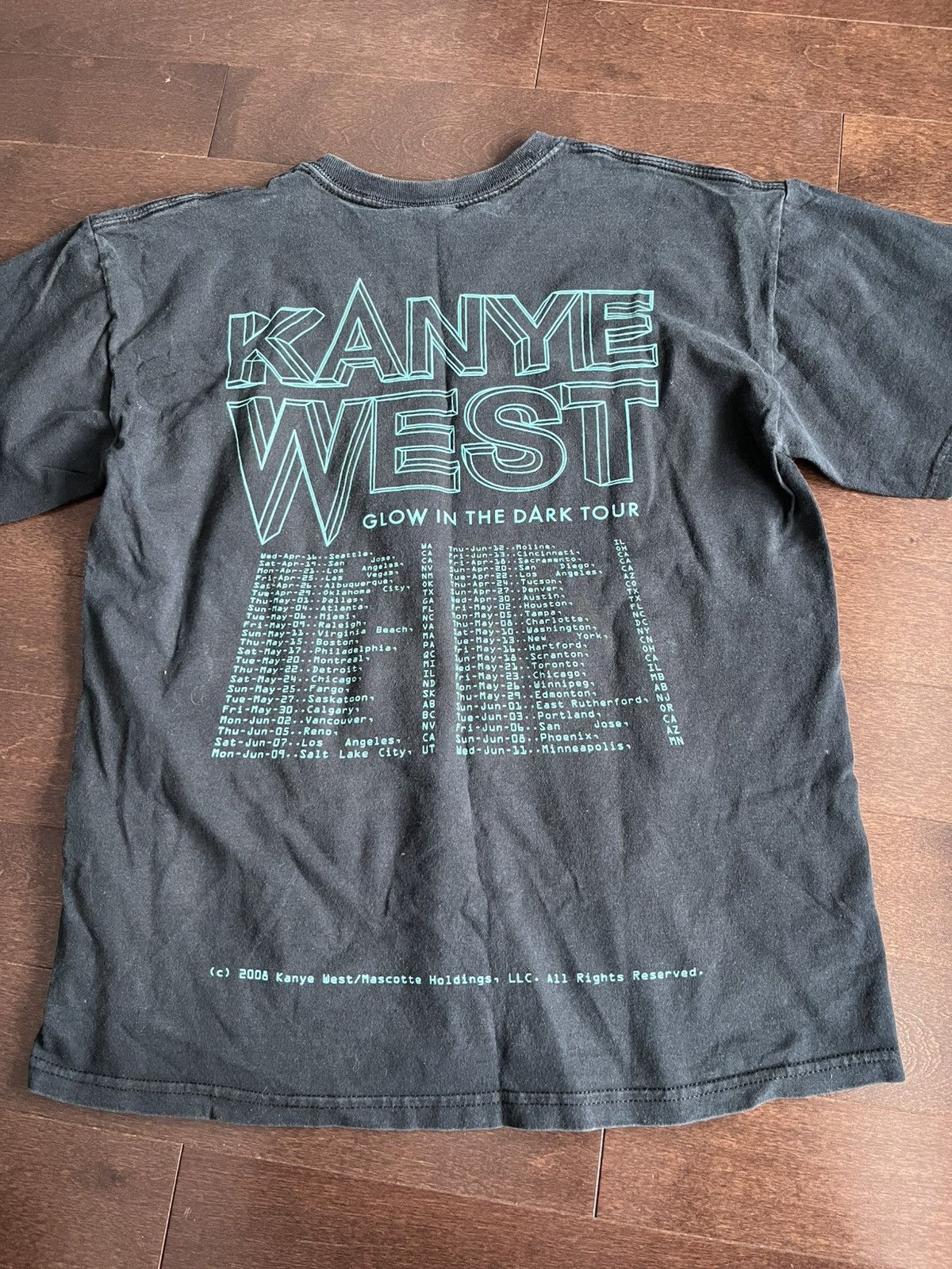 Kanye West Vintage Kanye West 2008 Glow in the Dark Tour Faded Rap Tee Size US M / EU 48-50 / 2 - 2 Thumbnail