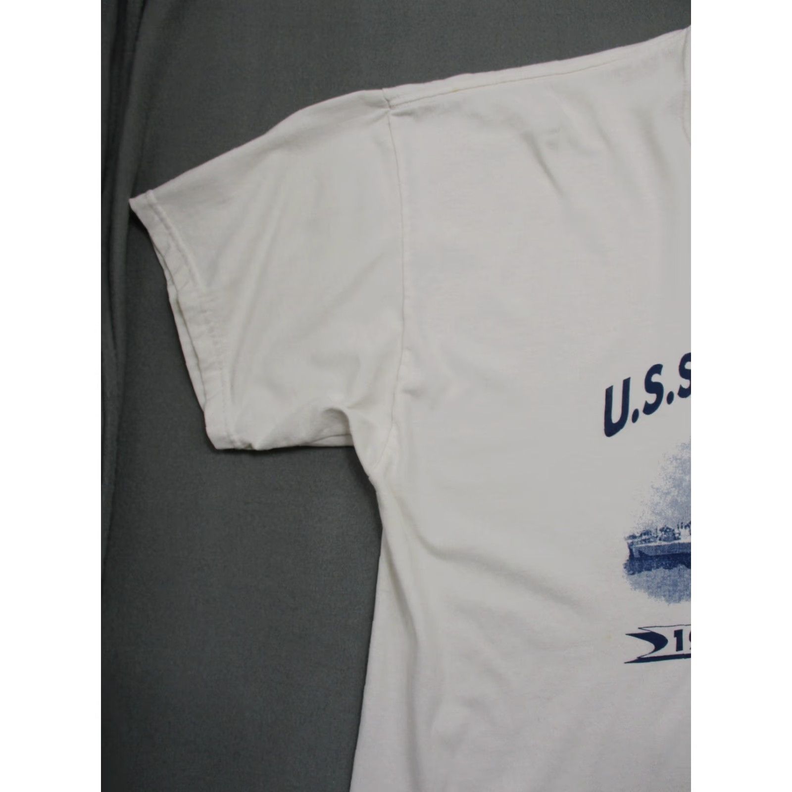 Vintage VINTAGE USS WILLIAM SEIVERLING Shirt Mens 2XL 2XL DE-441 FRIGATE U.S NAVY Logo Classic Military Nautical USA Mens T-Shirt Size US XXL / EU 58 / 5 - 3 Thumbnail