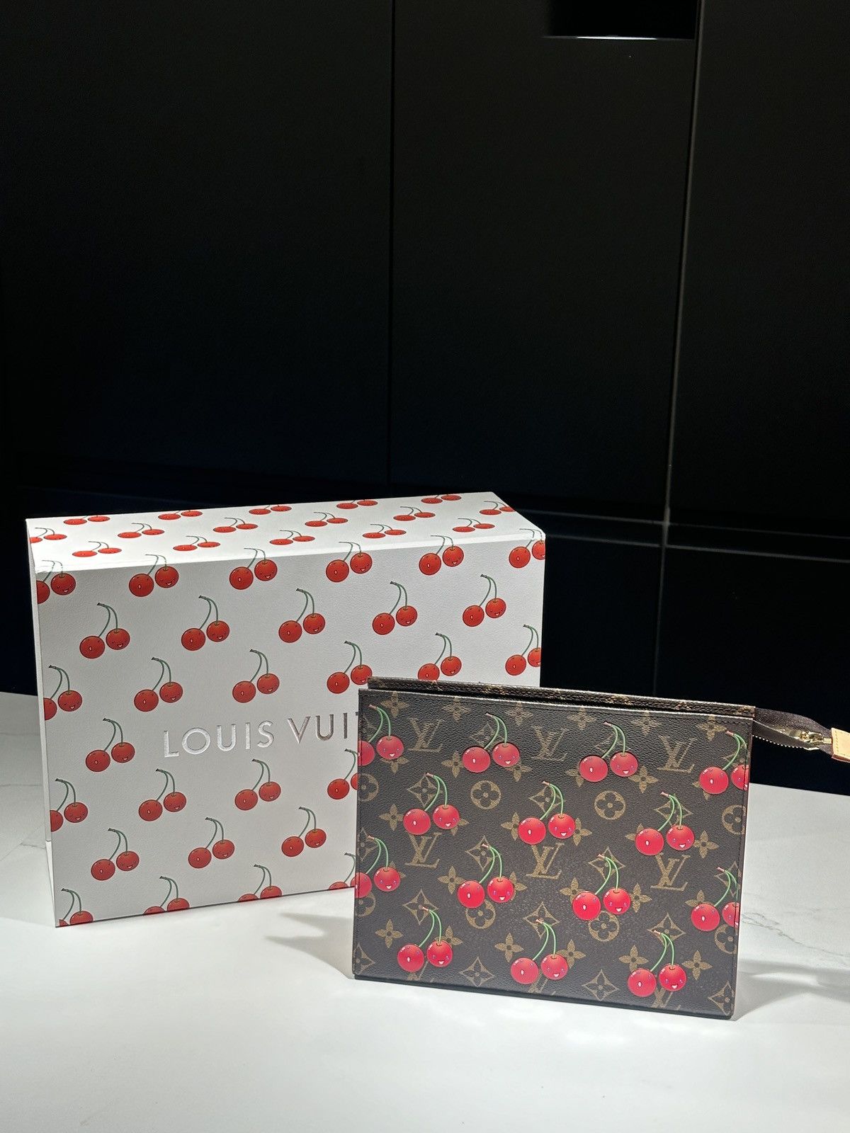 Louis Vuitton × Takashi Murakami LOUIS VUITTON X TAKASHI MURAKAMI TOILETRY POUCH Size ONE SIZE - 2 Thumbnail