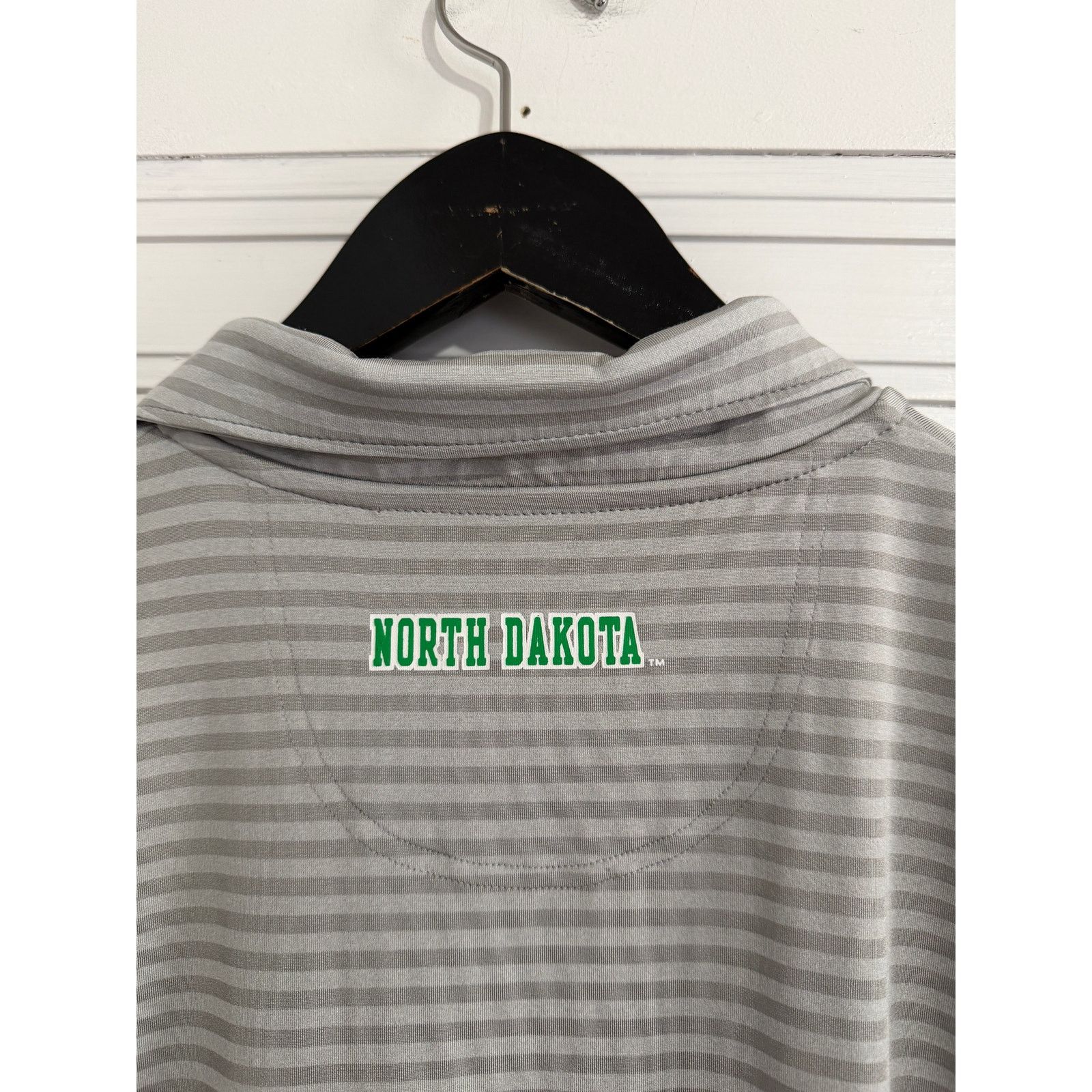 Champion University of North Dakota Fighting Hawks Gray Polo Size XL Size US XL / EU 56 / 4 - 7 Thumbnail