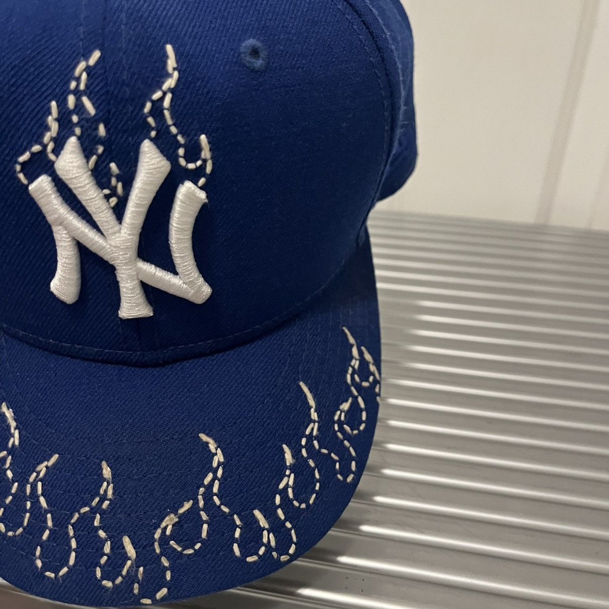 New Era LOSO NYC x YANKEES HAT CLUB EXCLUSIVE 7 3/8 MANHATTA NYC Size ONE SIZE - 3 Thumbnail