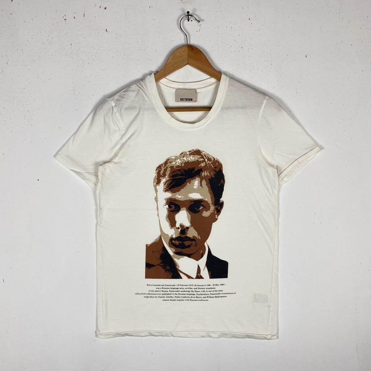 FACTOTUM FACTOTUM BORIS PASTERNAK RUSSIAN POET NOVELIST PHOTO TEE Size US S / EU 44-46 / 1 - 2 Thumbnail