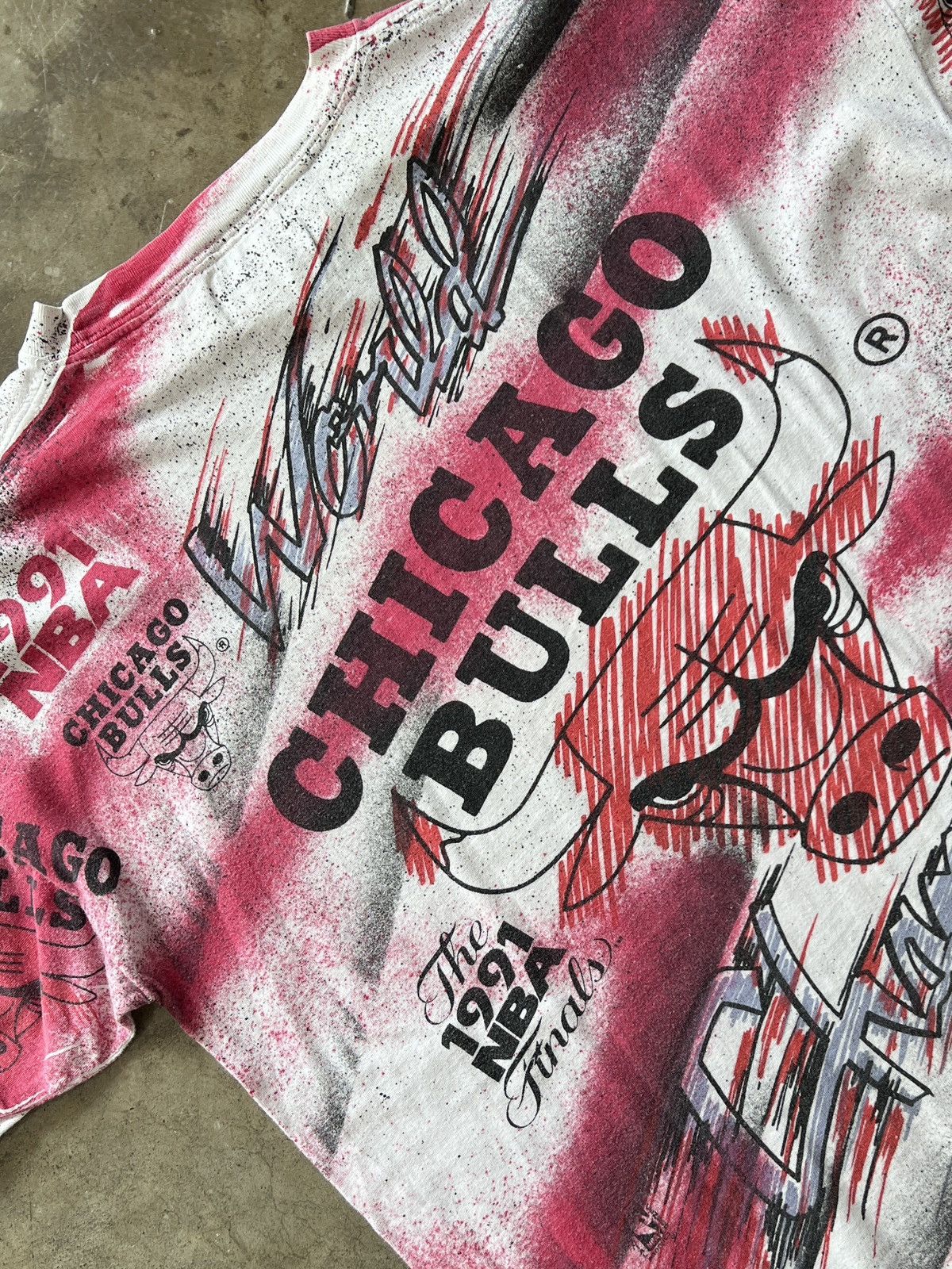 NBA × Vintage Vintage 1991 NBA Chicago Bulls Magic Johnson AOP Tee Large Size US L / EU 52-54 / 3 - 4 Thumbnail