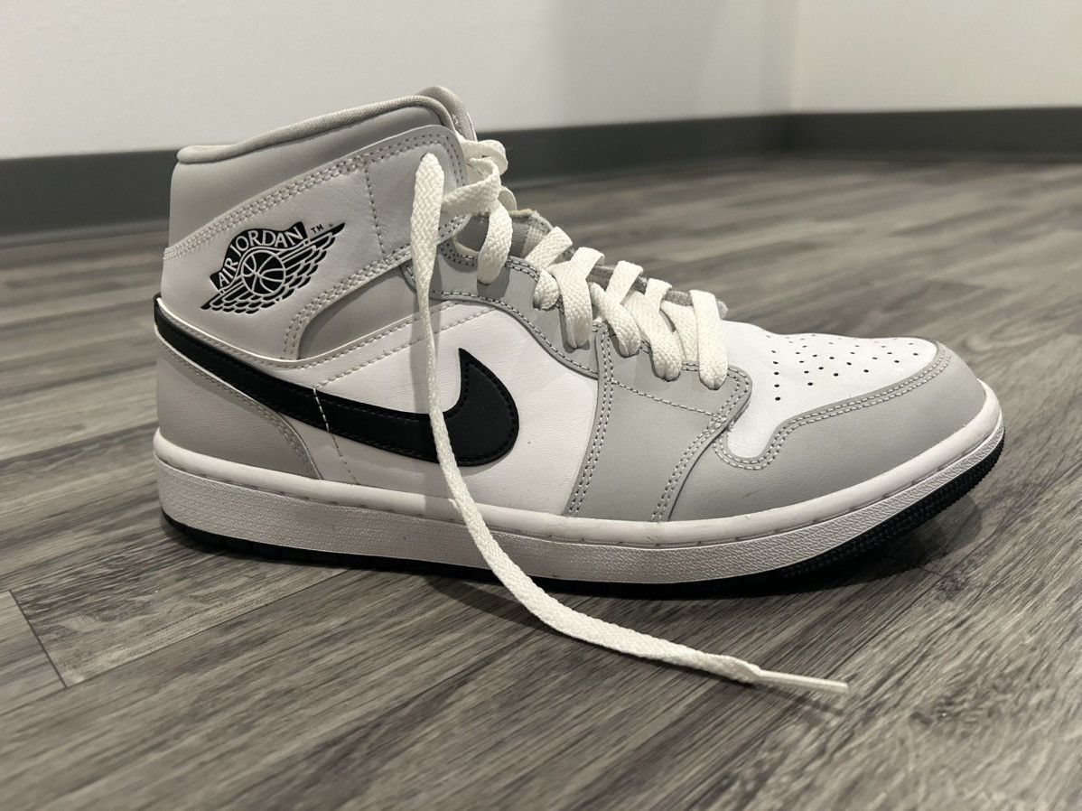 Nike Jordan 1 mid - Light Smoke Grey Size US 10.5 / EU 43-44 - 1 Thumbnail