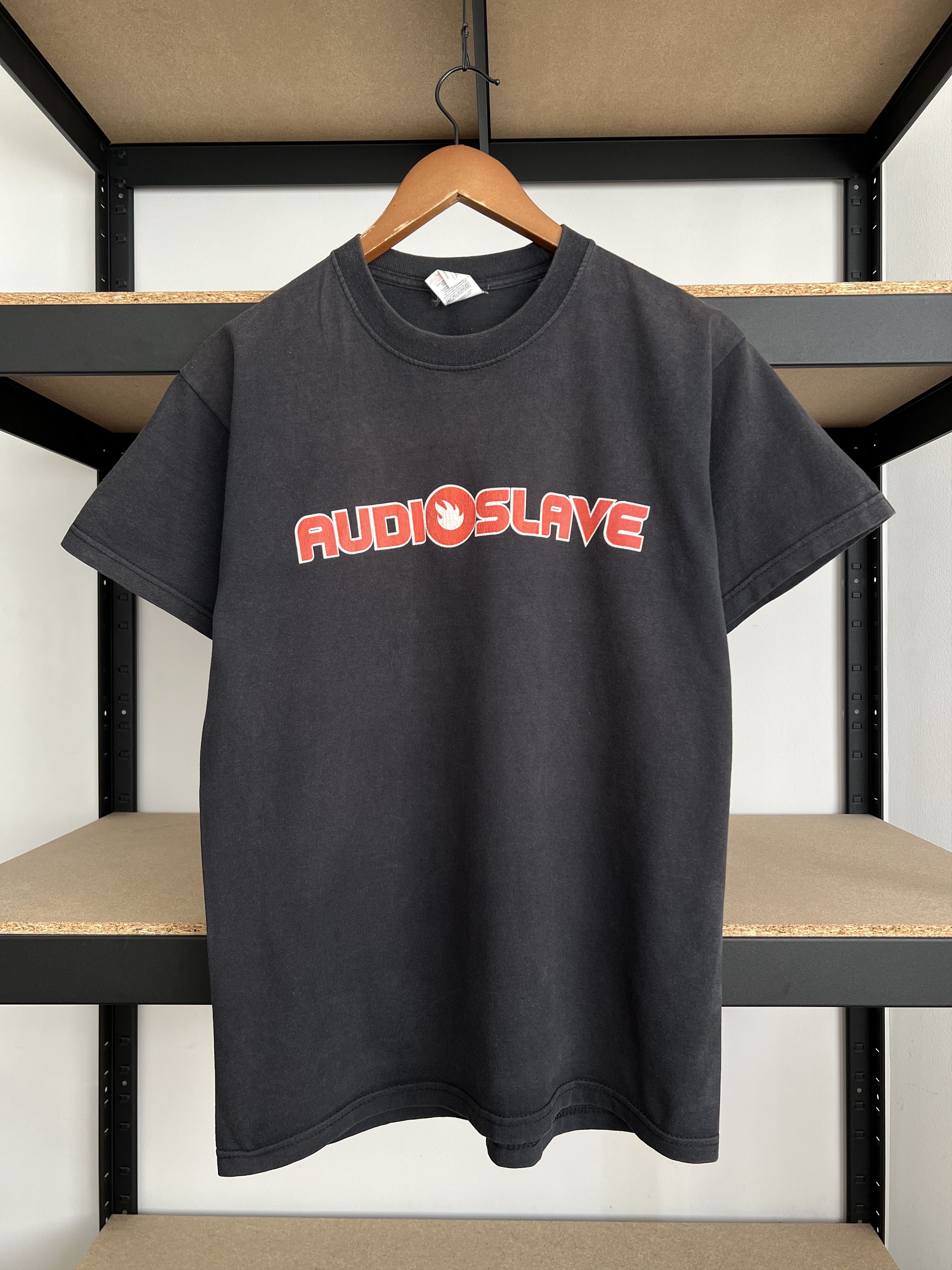 Band Tees Vintage 2005 Audioslave Tour Black T-shirt Size US S / EU 44-46 / 1 - 1 Thumbnail