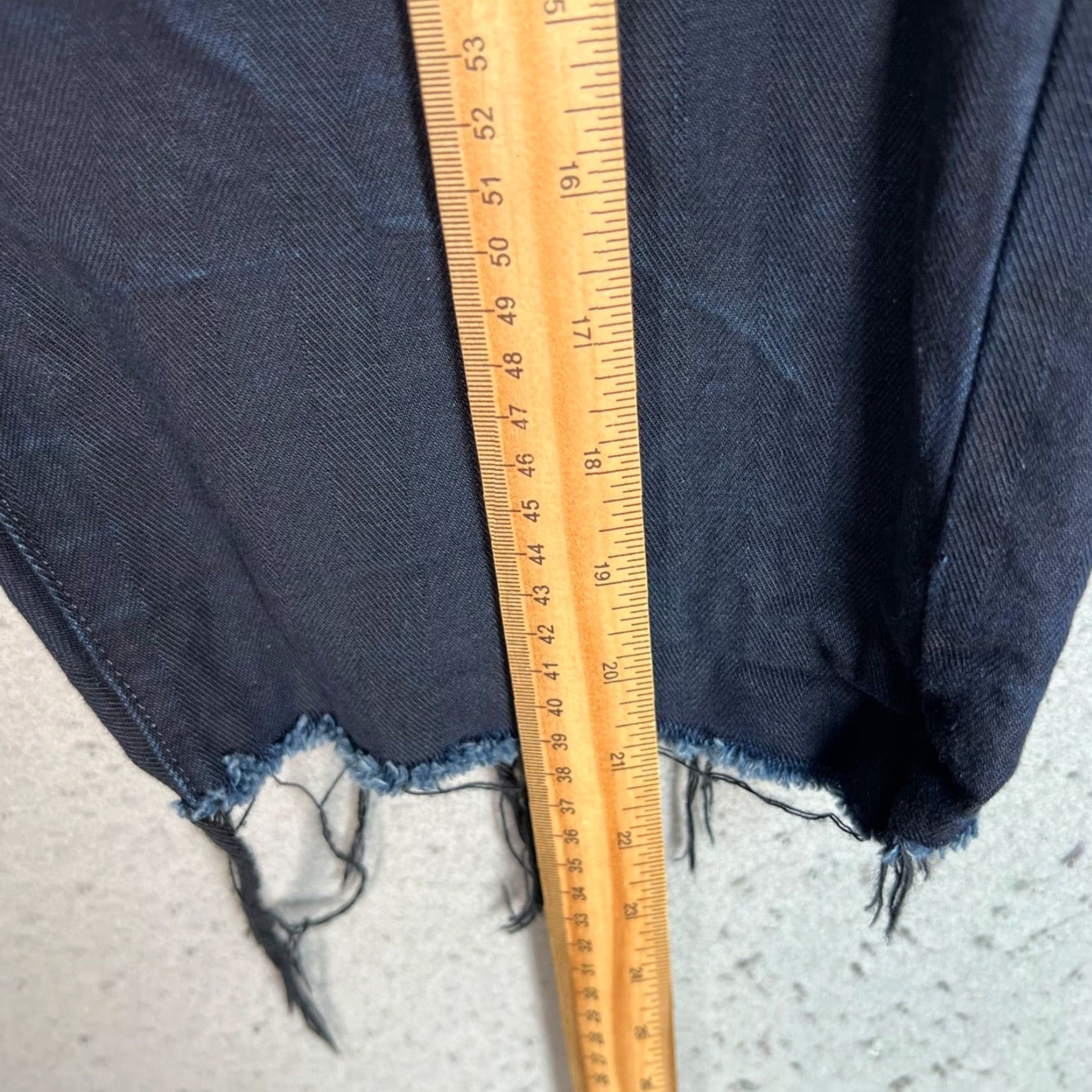 CLOSED Closed Shorts Mens Size 30 Cotton Navy Frayed Hem Casual Chino 9in Inseam Regular Front Flat Front Blue 30 in Waist Mens 30 Vintage Not N/A Size US 30 / EU 46 - 7 Thumbnail