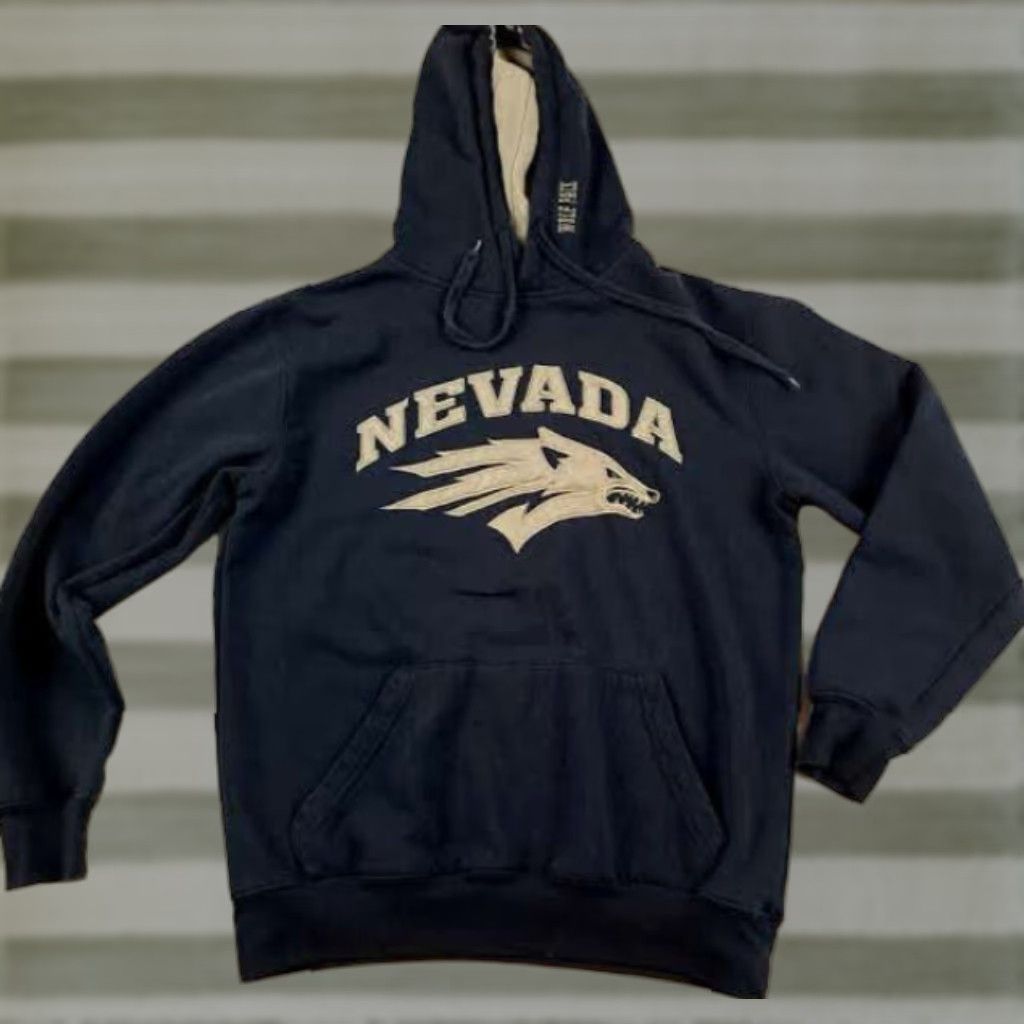 Vintage VINTAGE Stadium Nevada Wolf Pack Stitched Pullover Sweatshirt Hooded Gray Small Men Sports Logo Stadium Hoodie Pullover Mens XS? Size US S / EU 44-46 / 1 - 1 Thumbnail