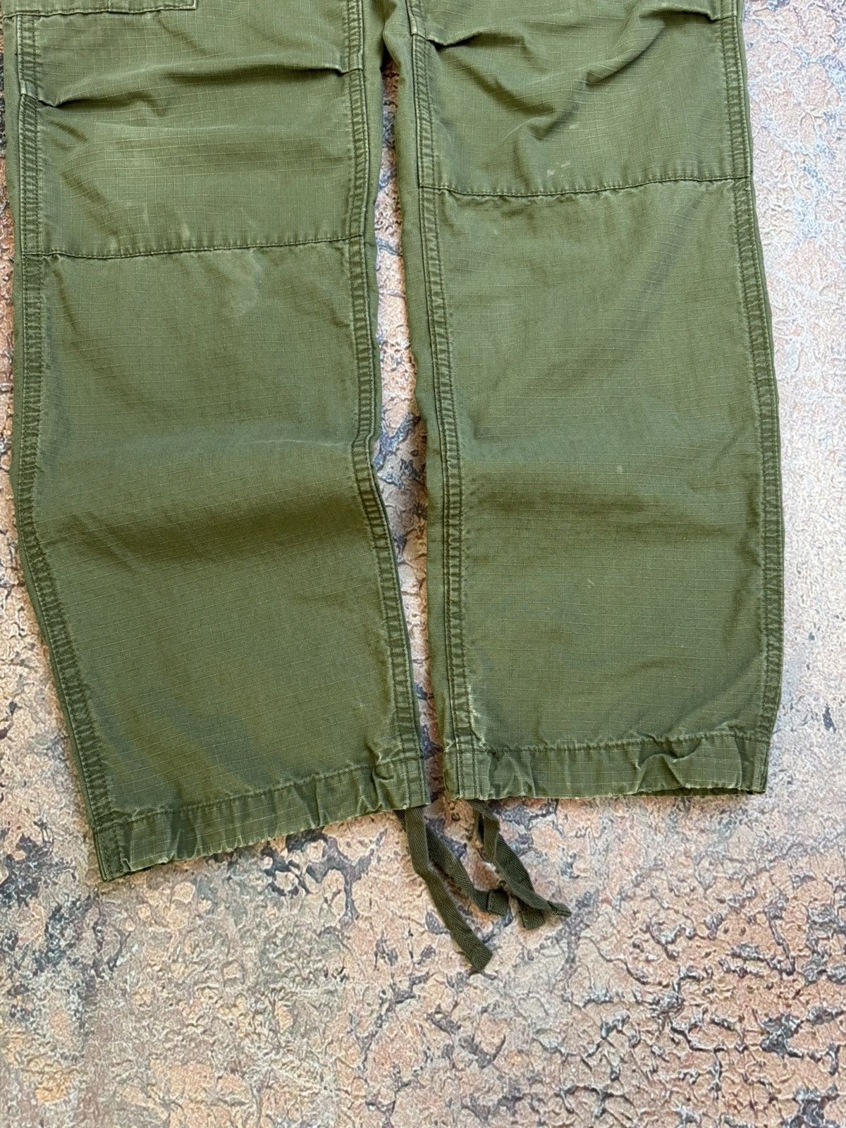 Carhartt × Vintage Carhartt vintage khaki cargo pants workwear size 31x30 Size US 31 - 9 Thumbnail