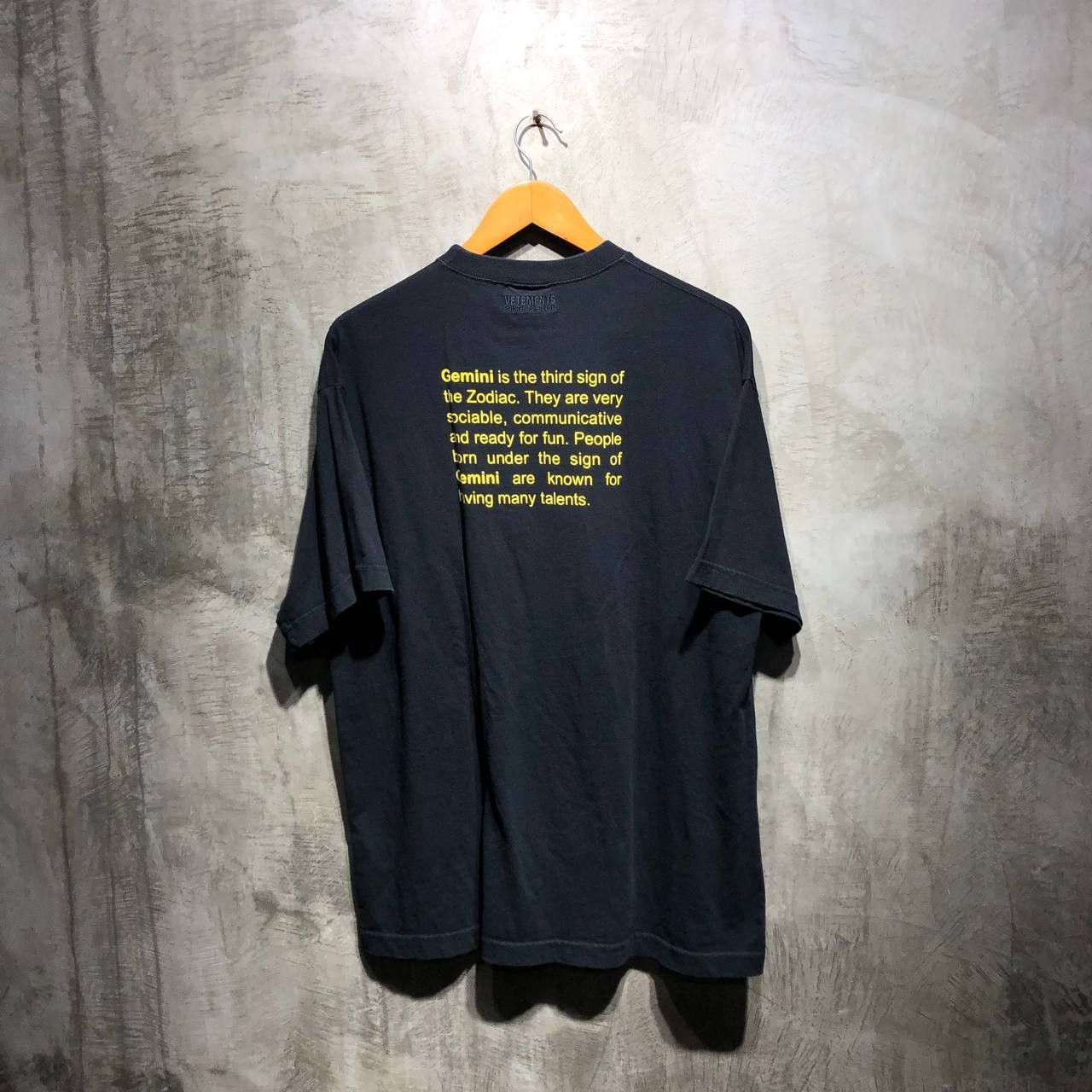 Vetements Vetements Gemini tee Size US L / EU 52-54 / 3 - 1 Thumbnail