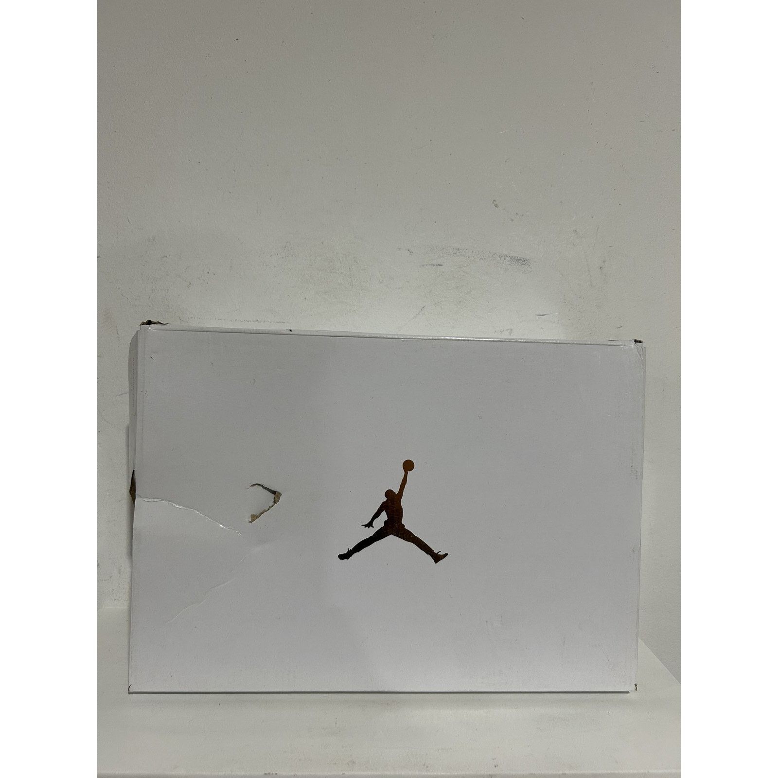 Nike JORDAN 1 MID LASER ORANGE BLACK SIZE 6W (4.5MENS) Size US 6 / IT 36 - 9 Thumbnail
