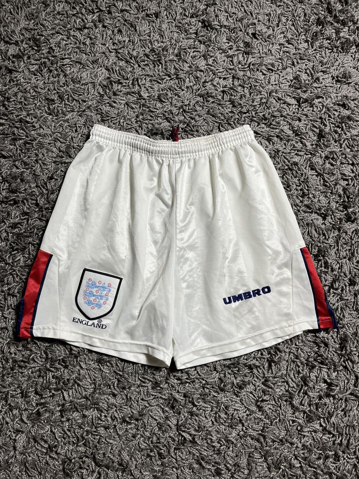 Umbro VINTAGE UMBRO ENGLAND 1998/99 SOCCER TRIKOT FOOTBALL SHORTS Size US 31 - 1 Thumbnail