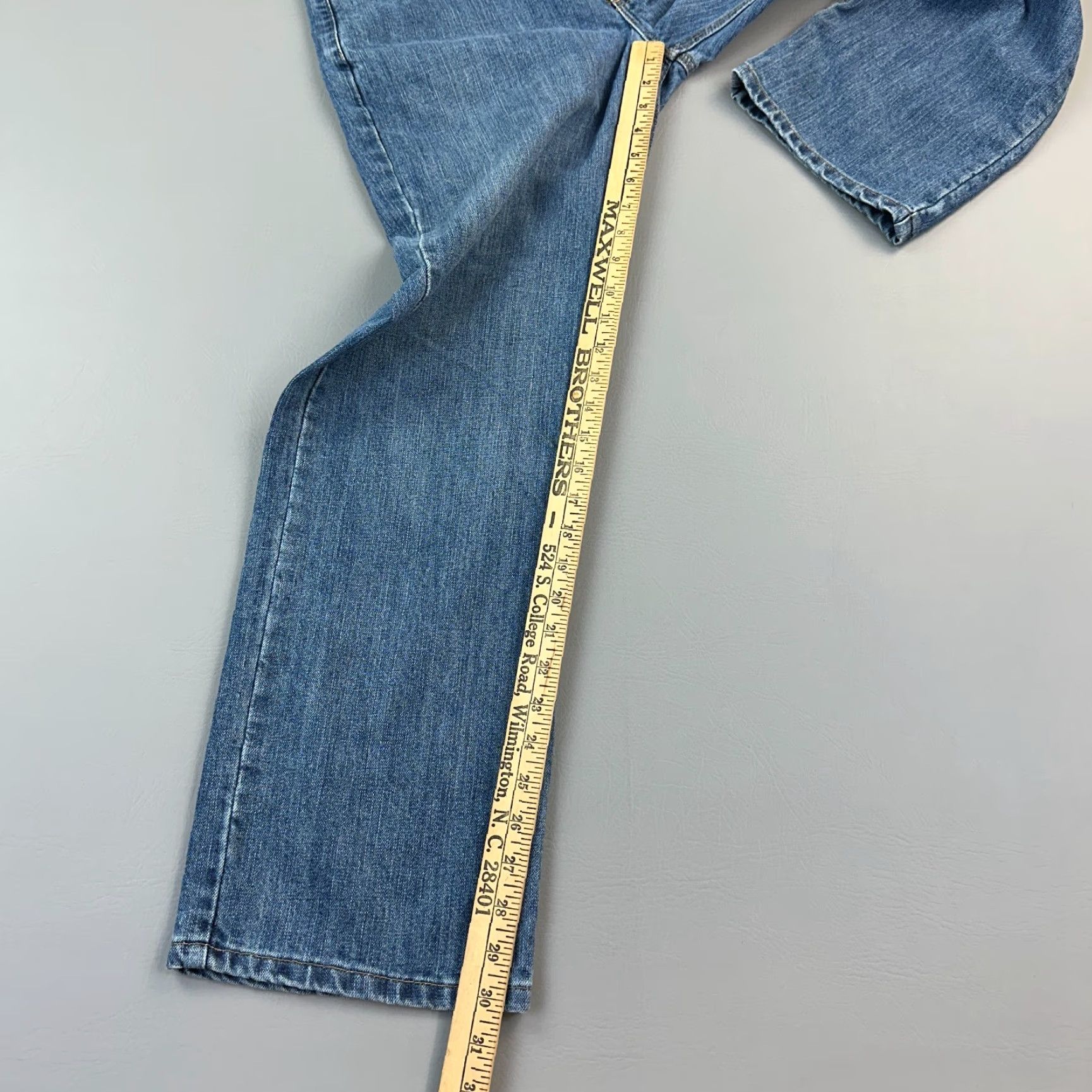 Carhartt Carhartt Jeans Mens 32x30 Blue Denim Midweight Relaxed Fit Work Wear 101483-980 Size US 32 / EU 48 - 2 Thumbnail