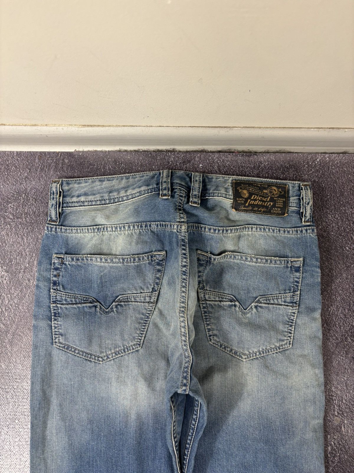 Diesel Diesel Larkee Relaxed NWT Comfort Straight Men’s Denim Jeans Size US 30 / EU 46 - 17 Thumbnail