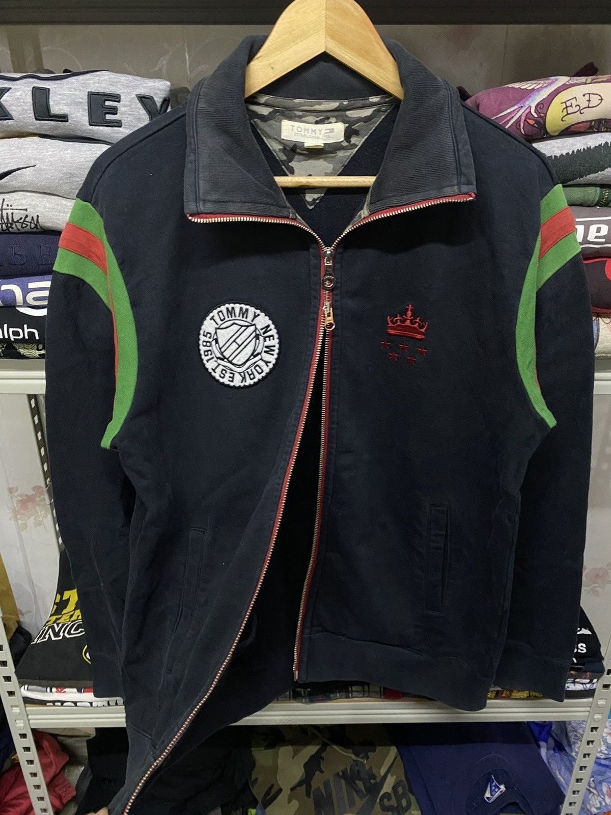 Tommy Hilfiger × Vintage Vintage Tommy Hilfiger New York Size US M / EU 48-50 / 2 - 3 Thumbnail
