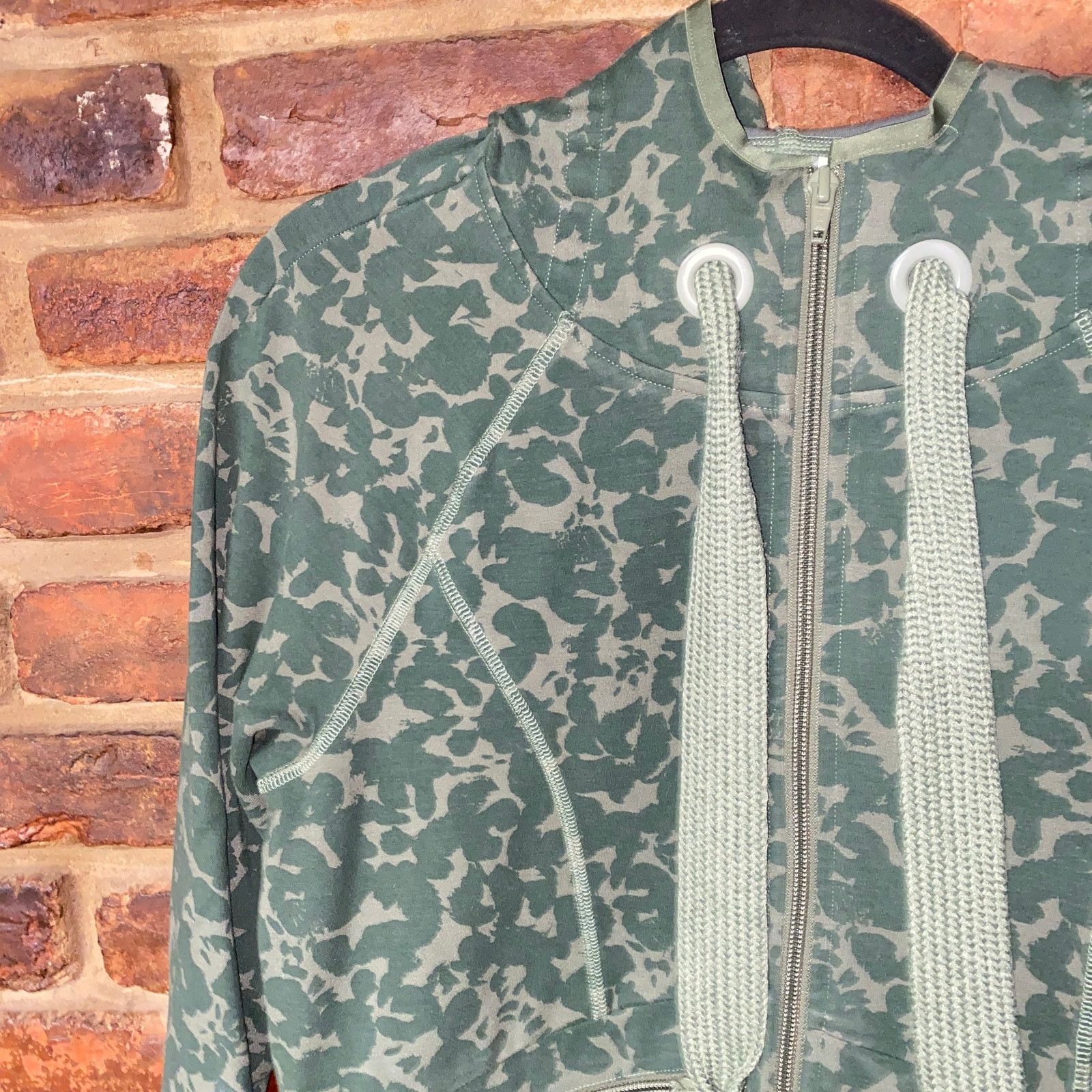 Other CAbi Green Stretch Full Zip-Up Hoodie Marathon Jacket Medium Size M / US 6-8 / IT 42-44 - 3 Thumbnail