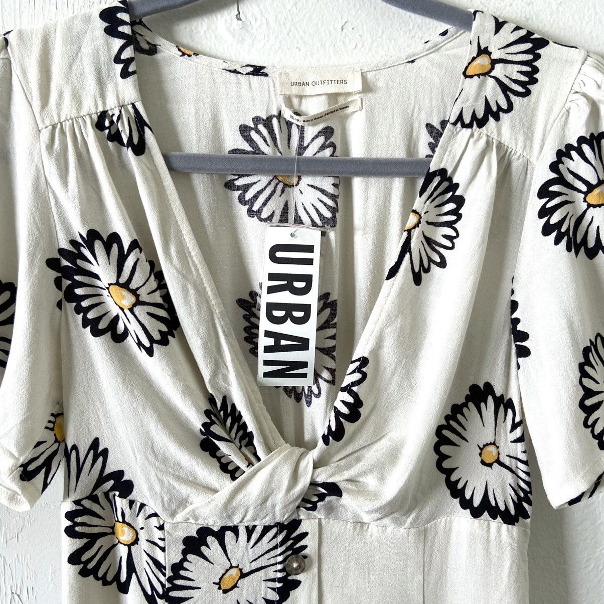 Urban Outfitters NWT Urban Outfitters Floral Daisy Print Mini Dress | XS Size XS / US 0-2 / IT 36-38 - 4 Thumbnail