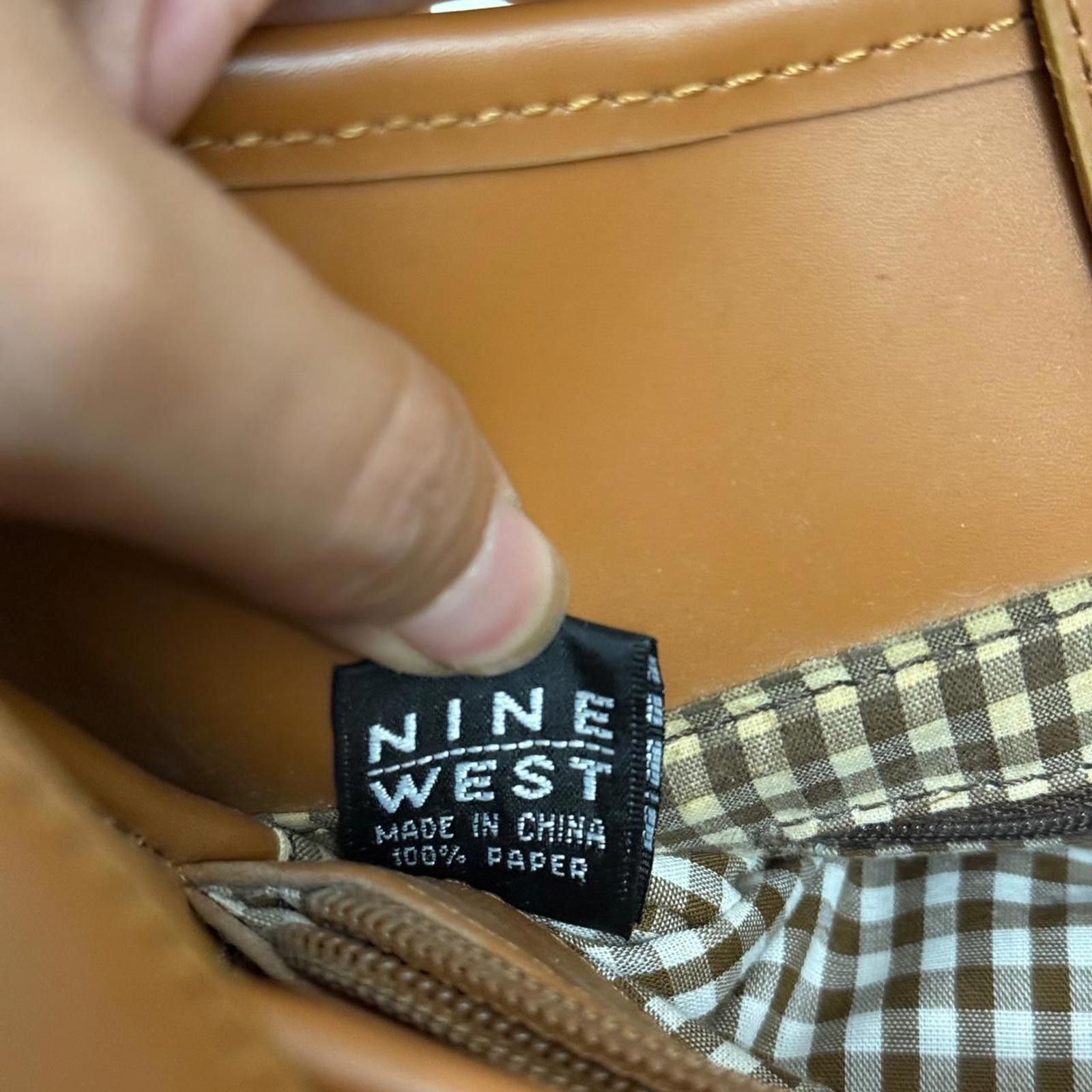 Nine West Woven tan and brown shoulder boho shoulder nine west purse Size ONE SIZE - 7 Thumbnail
