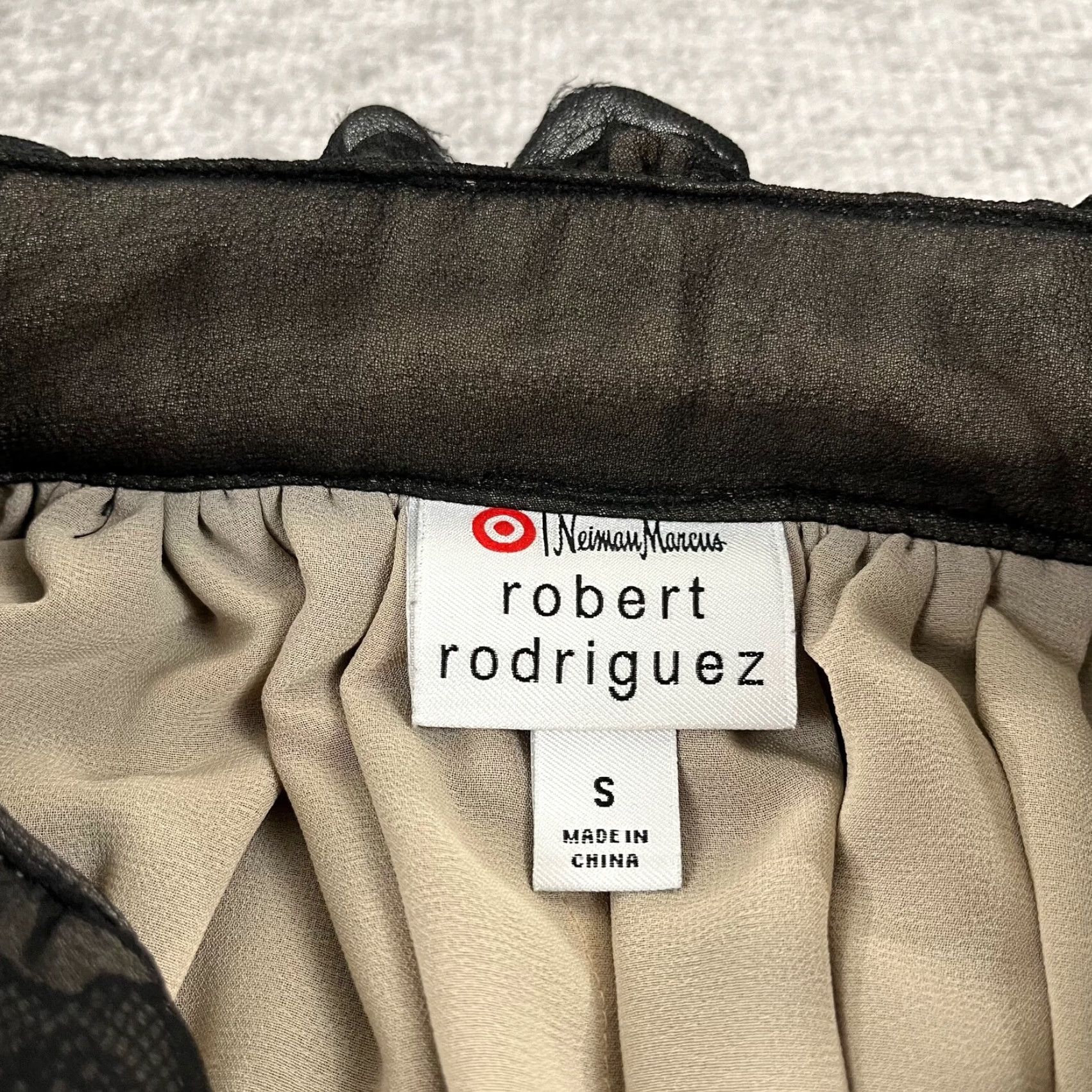 Neiman Marcus NEIMAN MARCUS Top Women Small Black Ruffled Georgette Sleeveless Prom Rodriguez Size S / US 4 / IT 40 - 2 Thumbnail