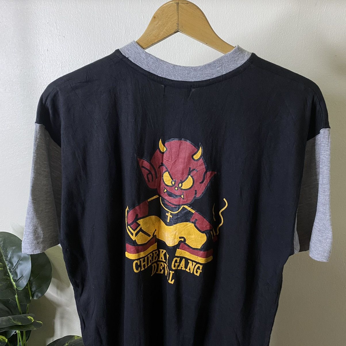 Japanese Brand Vintage 1990s Cheeky Gang Devil Satanic Streetwear Tee Size US M / EU 48-50 / 2 - 2 Thumbnail