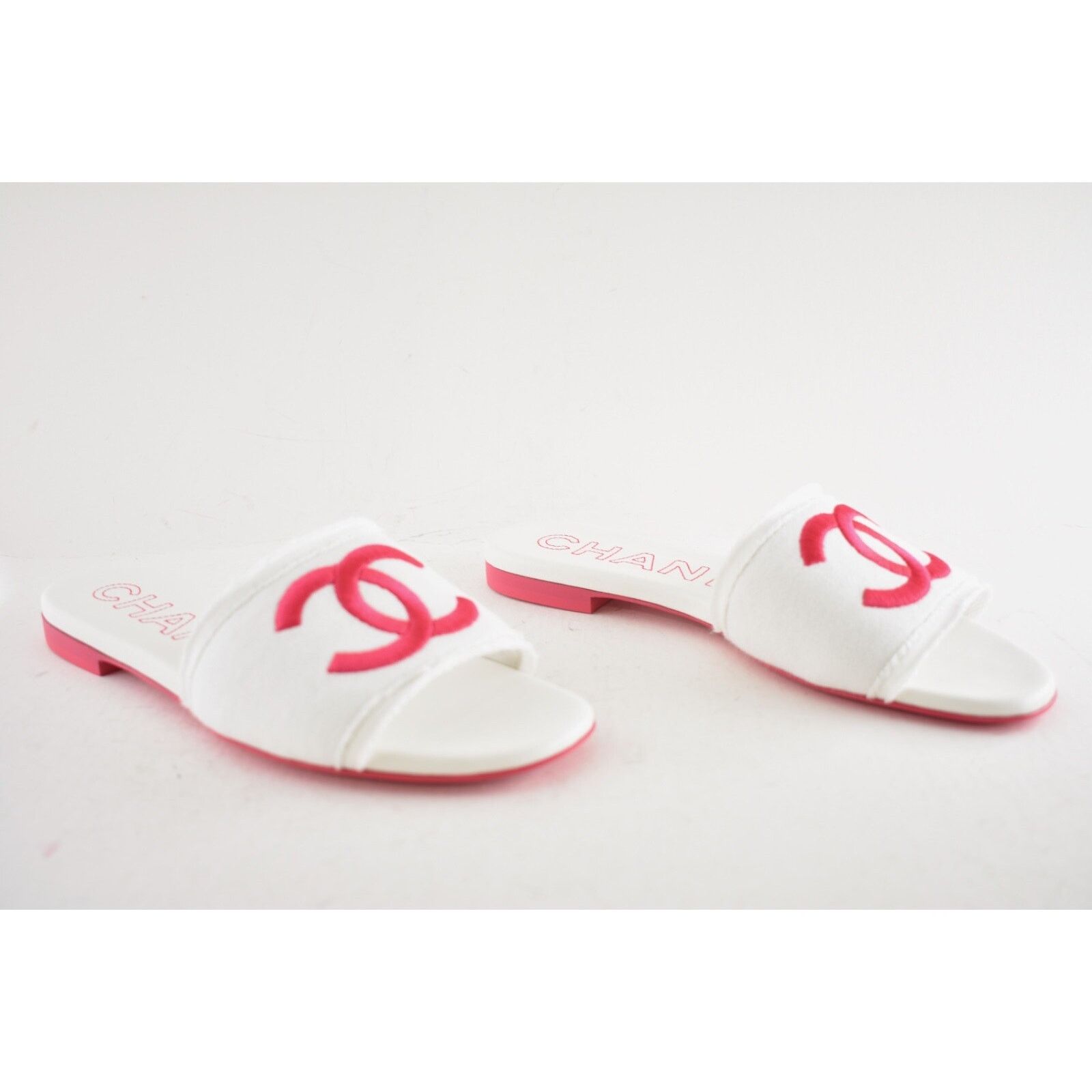 Chanel Chanel 24C White Fuchsia Pink CC Logo Fabric Knit Mule 42 Size US 12 / IT 42 - 5 Thumbnail