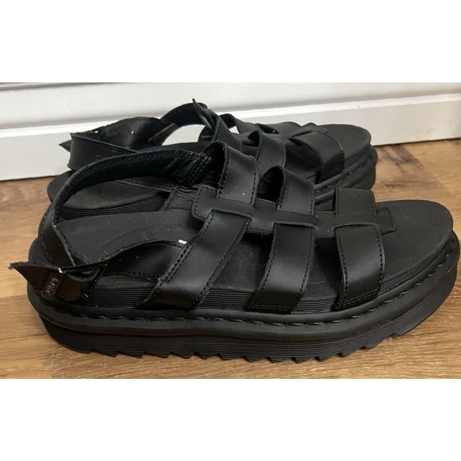 Dr. Martens Dr. Martens Yelena Hydro Leather Sandal Women Black Strappy Buckle 9 41 Casual Spring Summer Vintage No Size US 7 / IT 37 - 2 Thumbnail