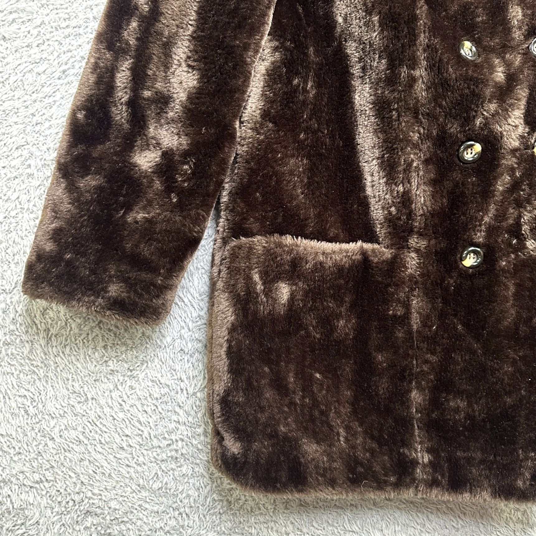 Vintage VINTAGE International World of White Stag Coat Womens S-M Dark Brown Faux Fur Double Breasted Jacket/Coat with Pockets Size S / US 4 / IT 40 - 5 Thumbnail