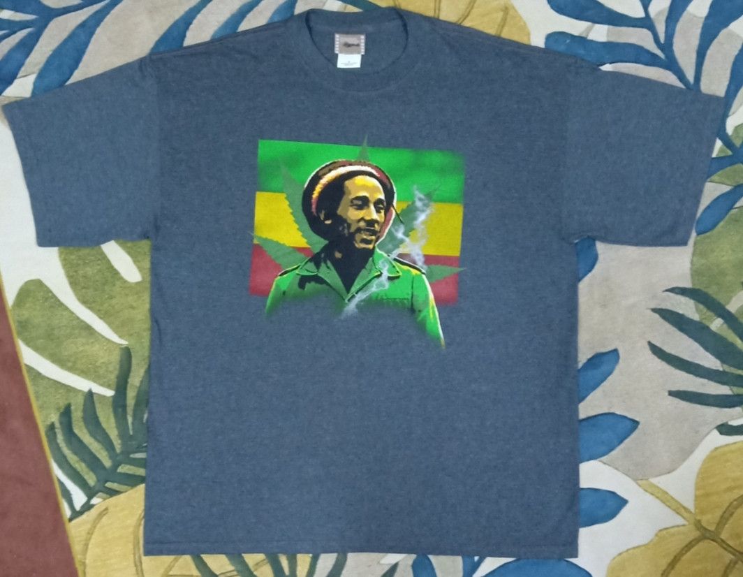 Bob Marley × Legendary Goods × Reel Legends Vintage Bob Marley Rasta Flag T-shirt Size US XL / EU 56 / 4 - 3 Thumbnail