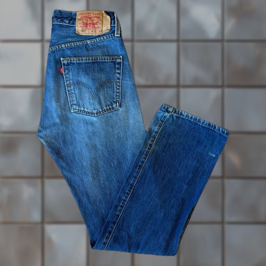 Levi's VINTAGE Levi's 501 Jeans 30 Blue Denim Straight 5-Pocket Regular Mens 90s Western Size US 30 / EU 46 - 1 Thumbnail