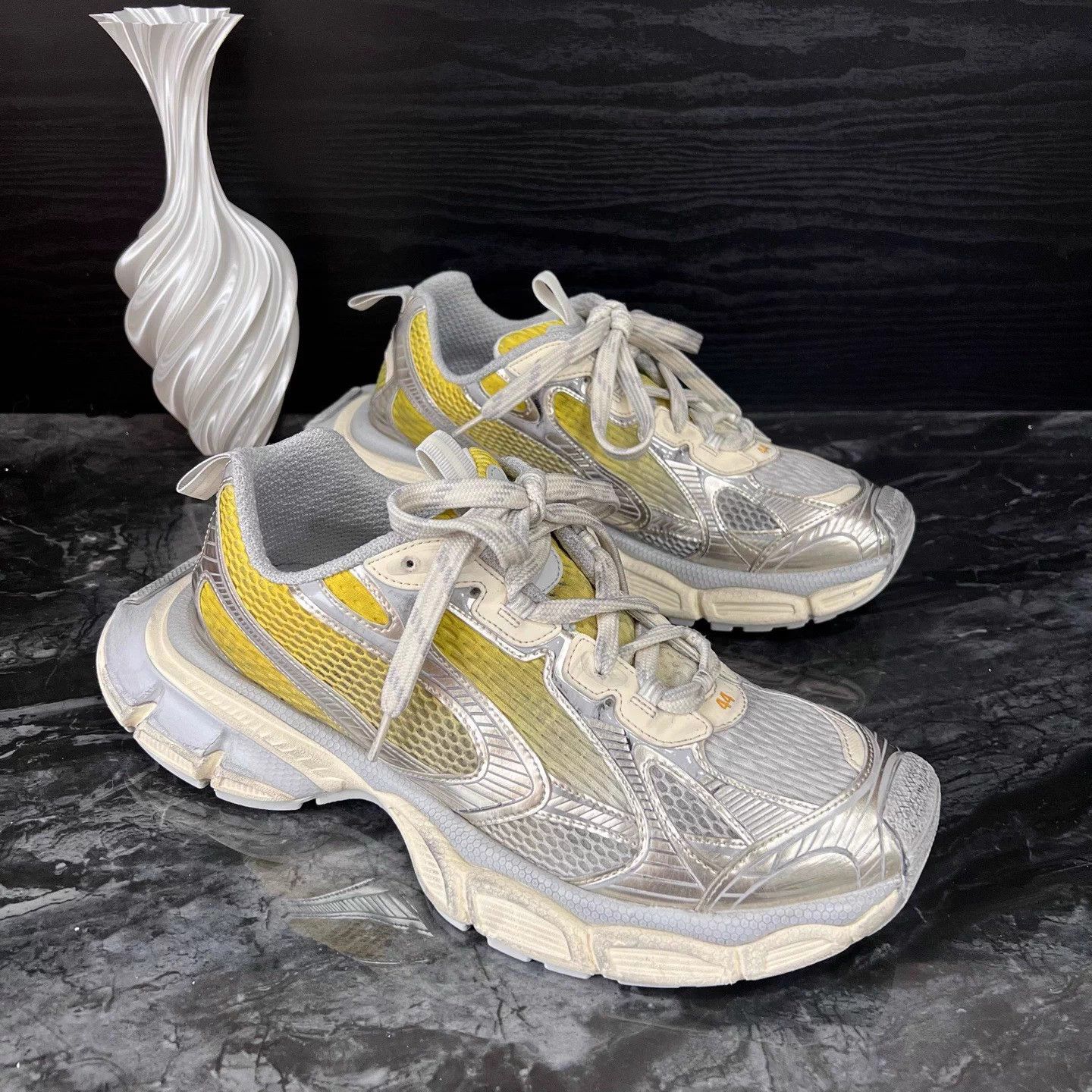 Balenciaga Balenciaga gradient yellow gray 44 sneakers 95 New Size US 11 / EU 44 - 3 Thumbnail