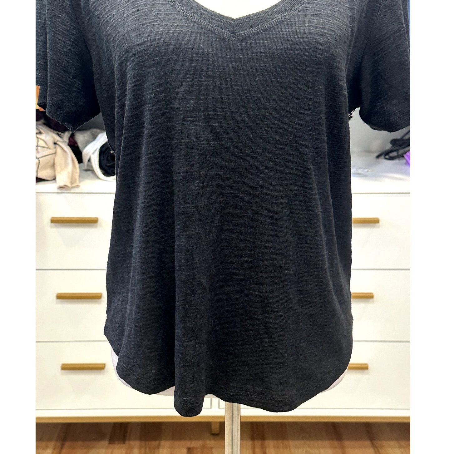 Treasure & Bond Treasure & Bond Women's BLack V Neck Textured T Shirt M NWT Size M / US 6-8 / IT 42-44 - 3 Thumbnail
