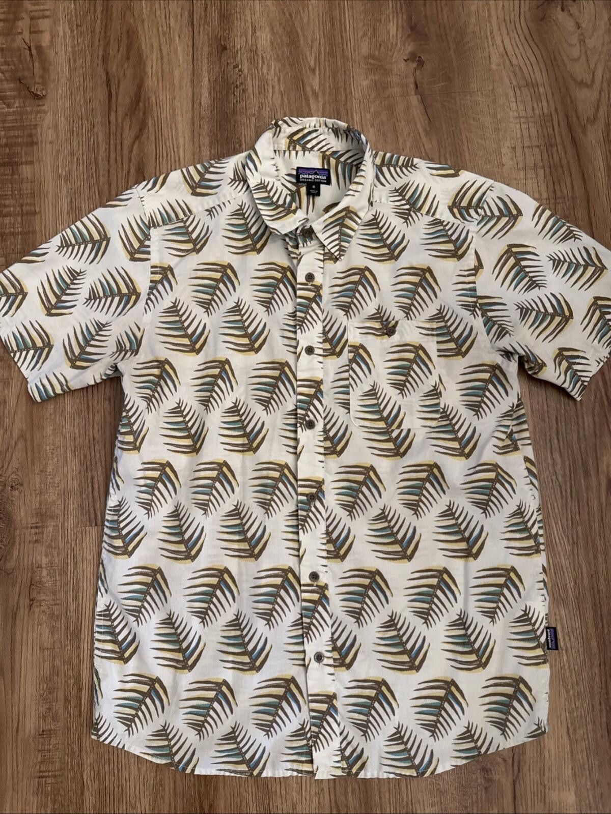 Patagonia Patagonia Hawaiian Camp Shirt Organic Cotton Button Palm Size US M / EU 48-50 / 2 - 1 Thumbnail