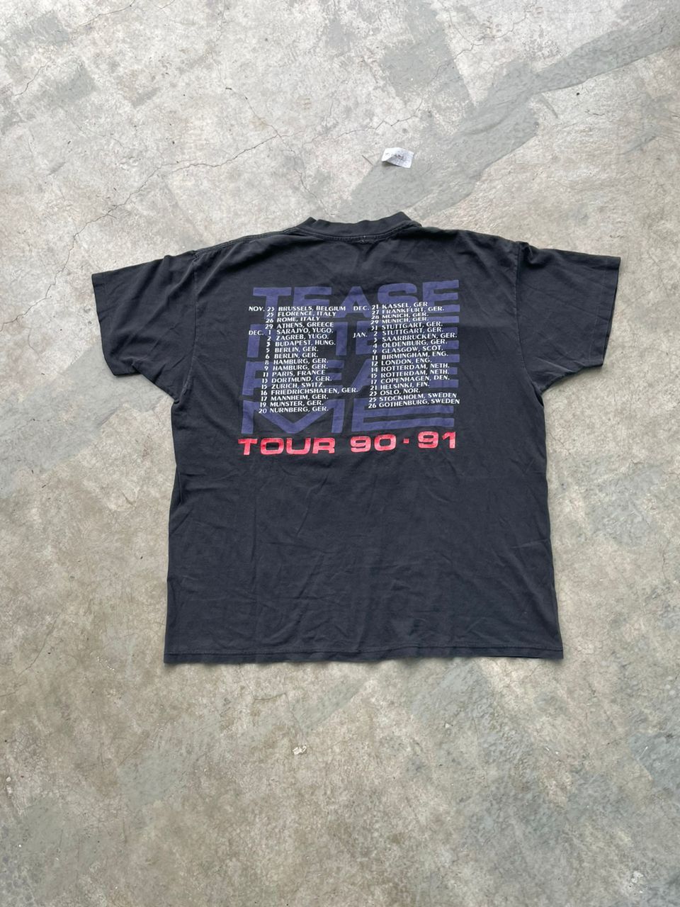 Band Tees Vintage 90s Scorpions 'Tease Me Please Me' Tour Band Tees Size US L / EU 52-54 / 3 - 2 Thumbnail