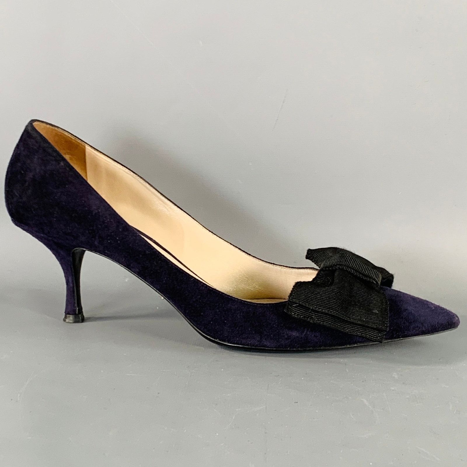 Prada PRADA Size 11 Navy Suede Bow Pointed Toe Kitten Heel Pumps Size US 11 / IT 41 - 2 Thumbnail