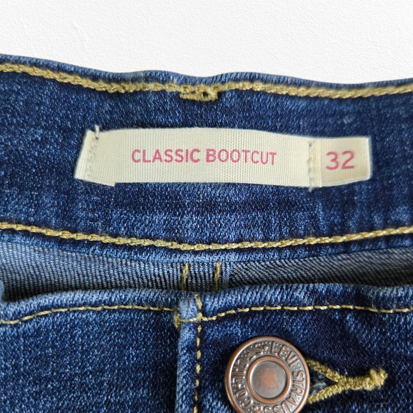 Levi's Levi's Medium Wash Mid Rise Classic Bootcut Jeans Size 32 Size 32" / US 10 / IT 46 - 4 Thumbnail