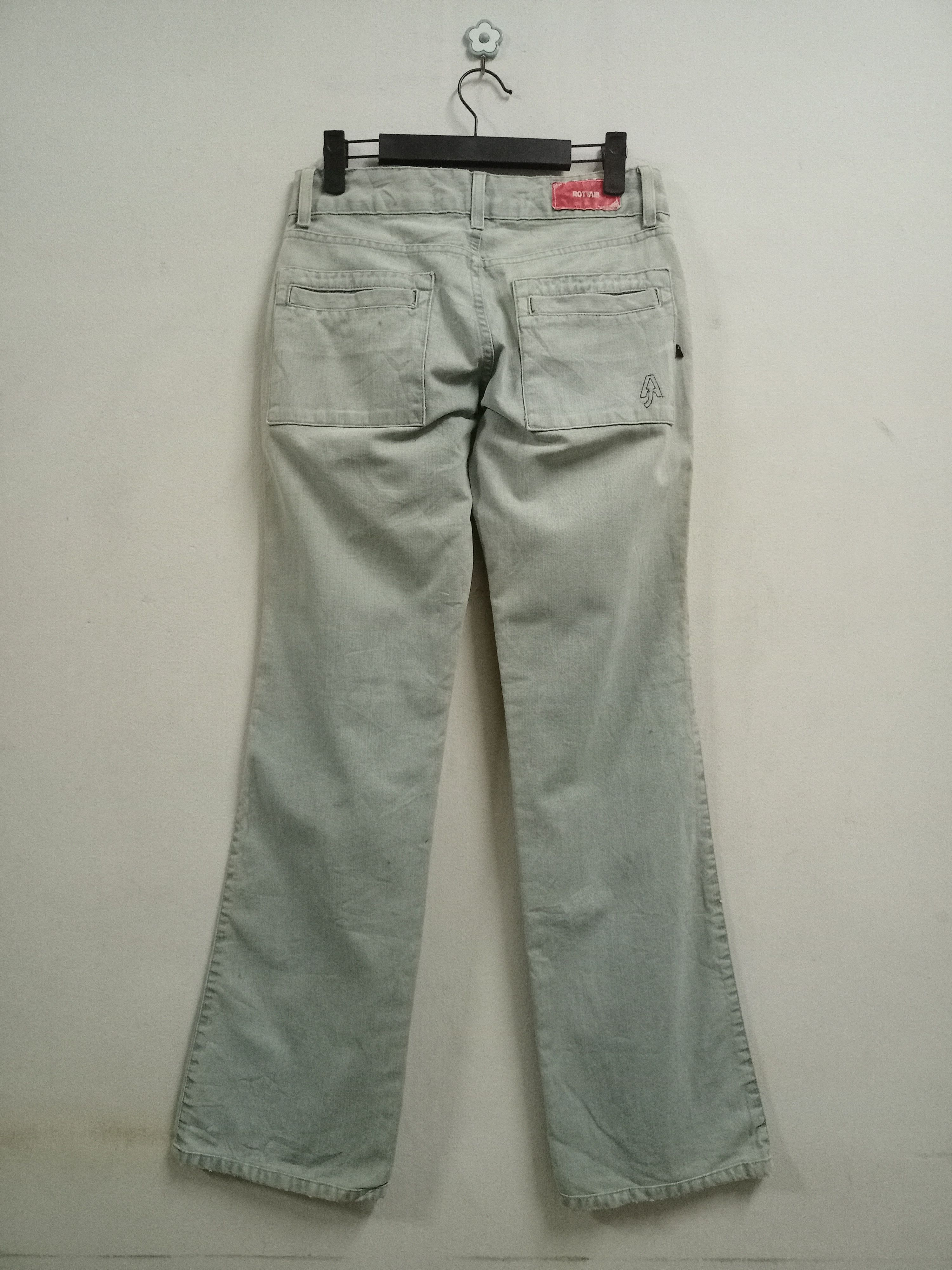 Japanese Brand Vintage Japanese Brand Faded Wash Style Flare Jeans Size 28" / US 6 / IT 42 - 2 Thumbnail