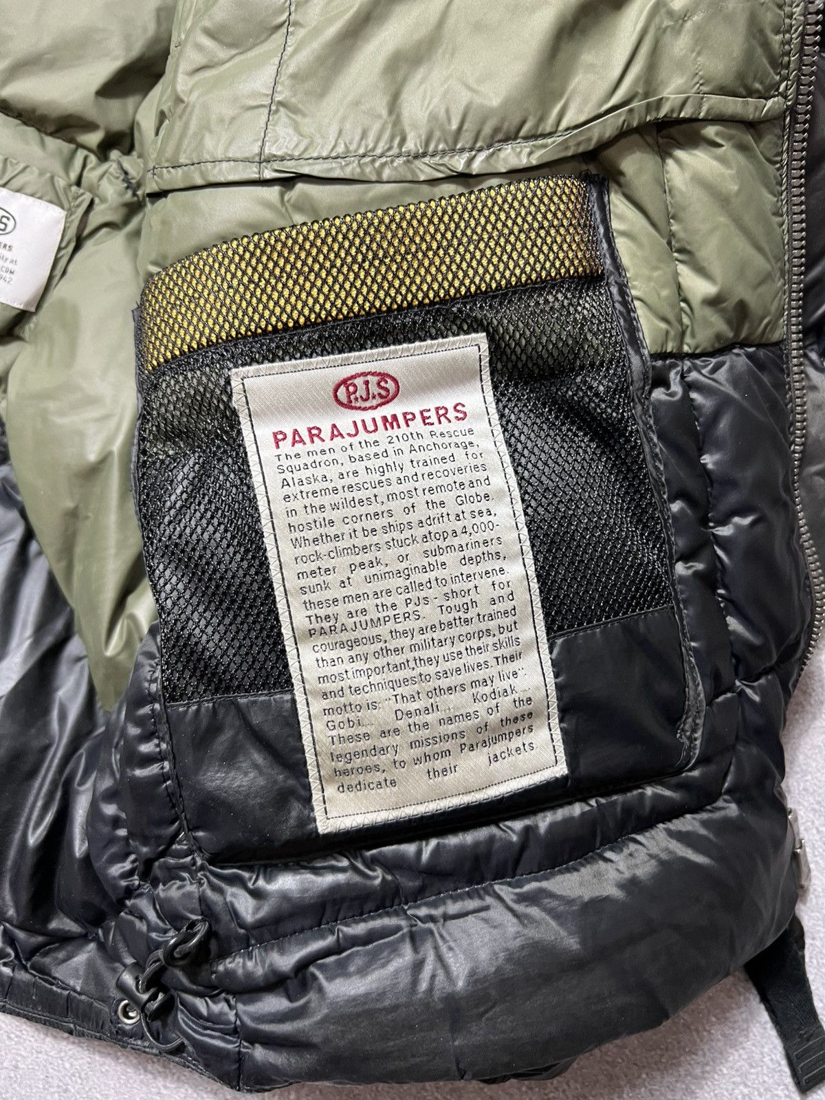 Parajumpers 🖤 PARAJUMPERS GREG DOWN JACKET — BLACK — SIZE L Size US L / EU 52-54 / 3 - 13 Thumbnail