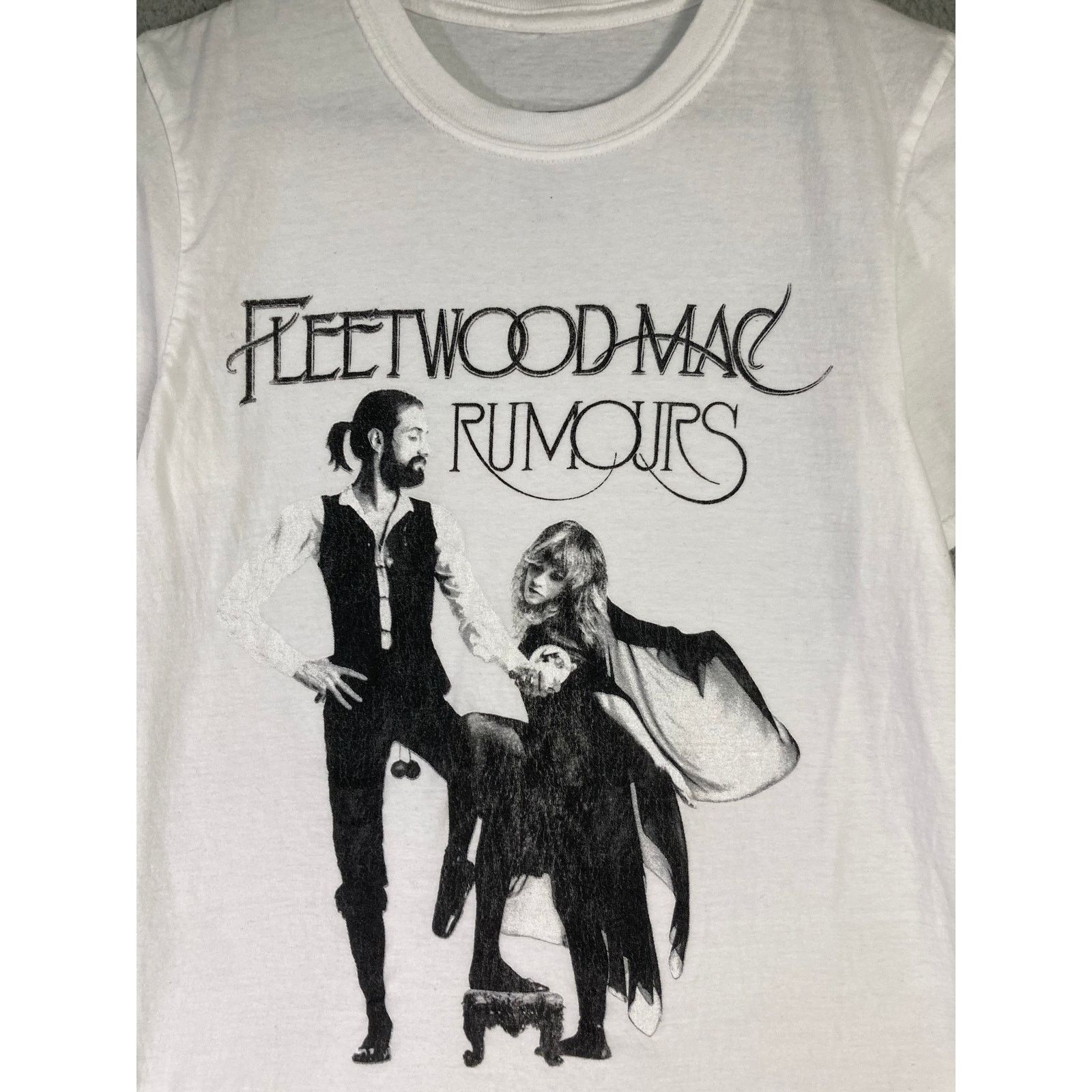 Band Tees Fleetwood Mac Rumours Women’s S White Graphic T-Shirt Size S / US 4 / IT 40 - 2 Thumbnail
