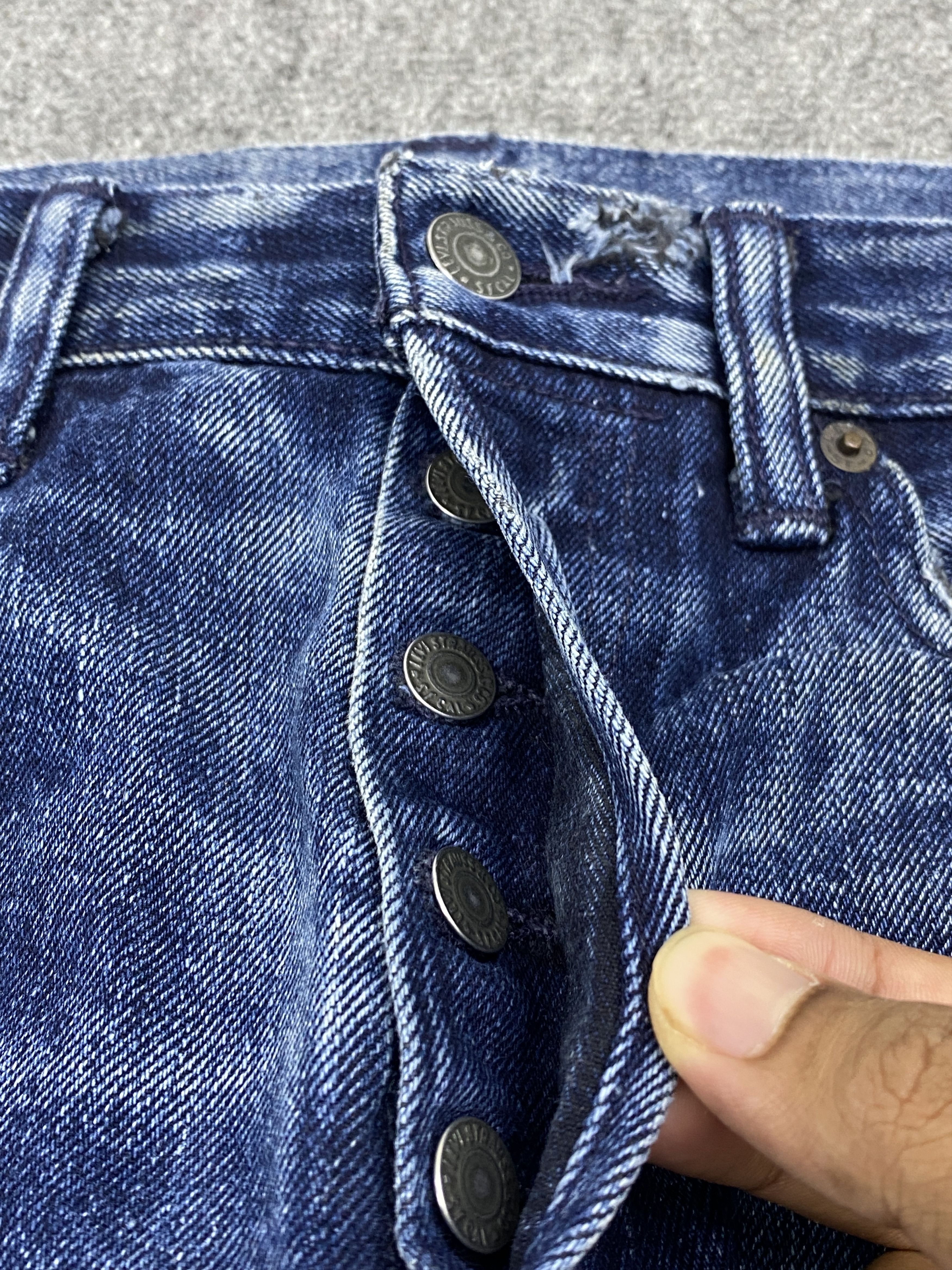 Levi's Vintage Levis 501 Faded Jeans DP2756 Size US 33 - 15 Thumbnail