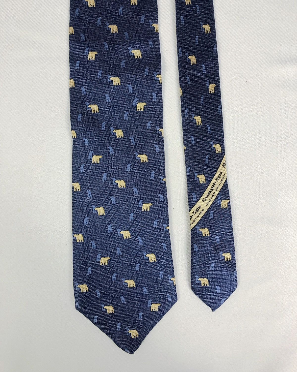 Ermenegildo Zegna Rare Ermenegildo Zegna Polar Bear Silk Tie Made in Italy Size ONE SIZE - 3 Thumbnail