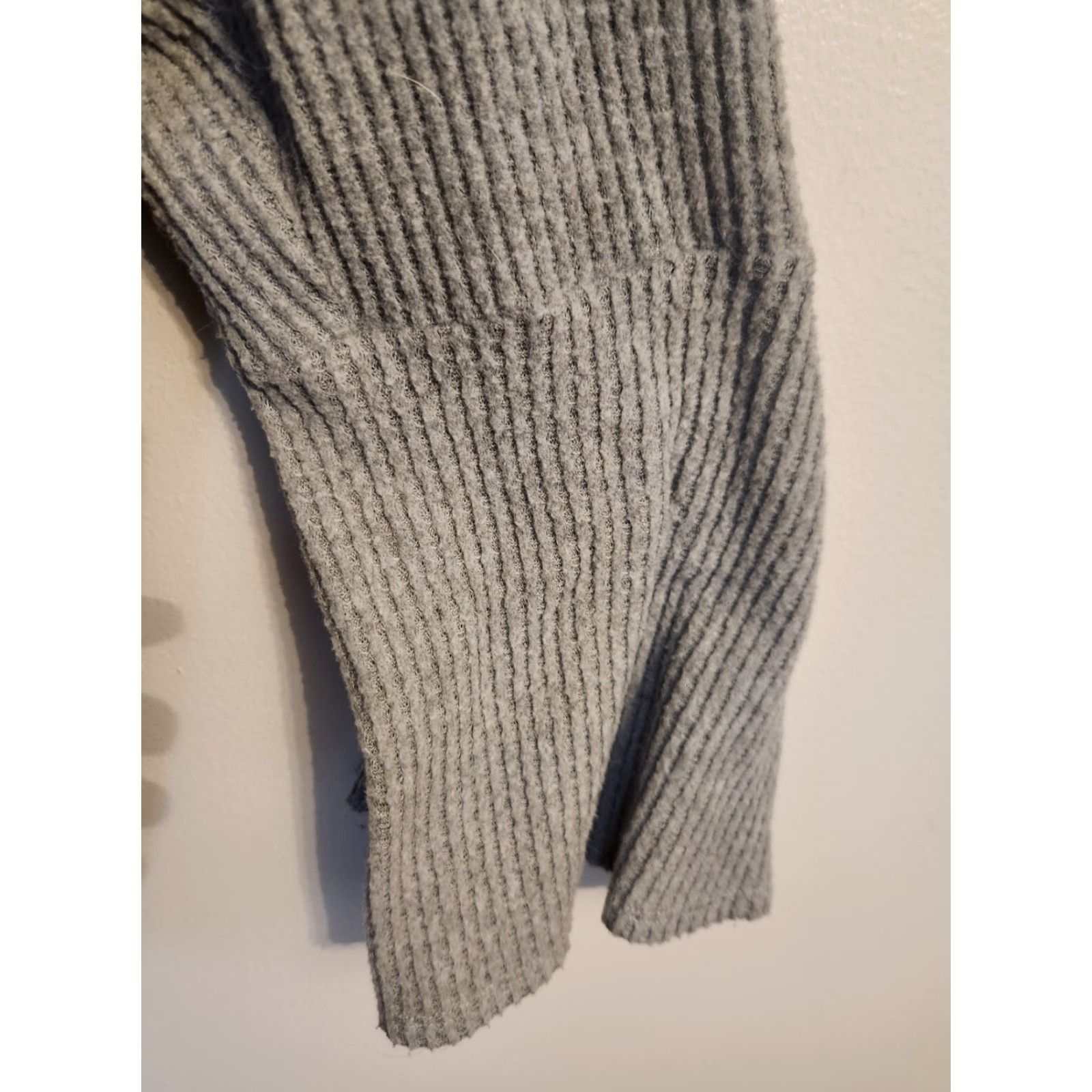 Vintage Charlotte Russe 3X Waffle-Knit Bell Sleeve Lightweight Sweater Gray Womens Pullover Round Neck Casual Plus Size Regular Fit Size XXL / US 16-18 / IT 52-54 - 3 Thumbnail