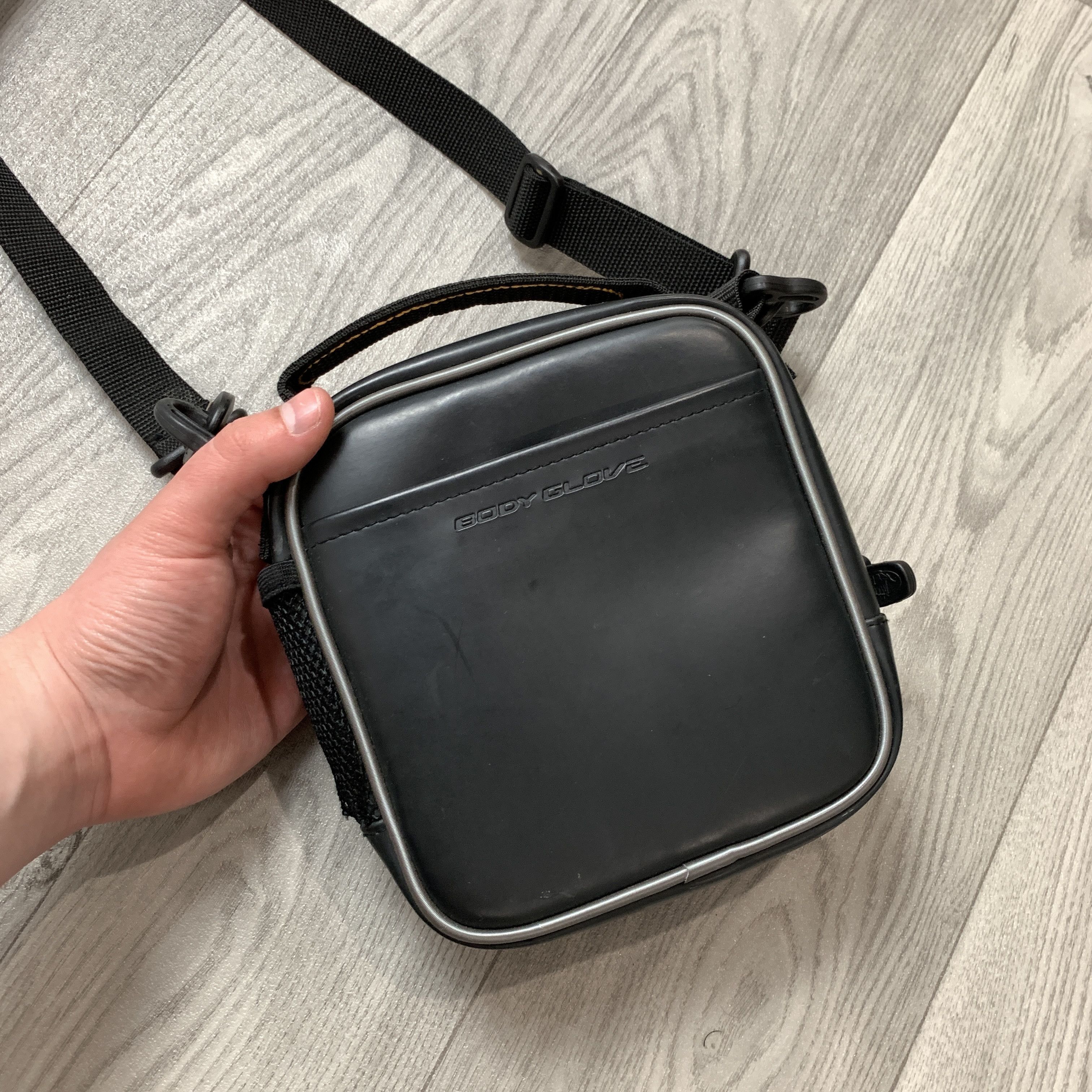 Body Glove Vintage Body Glove 00s Crossbody Gorpcore Shoulder CD Bag Size ONE SIZE - 6 Thumbnail