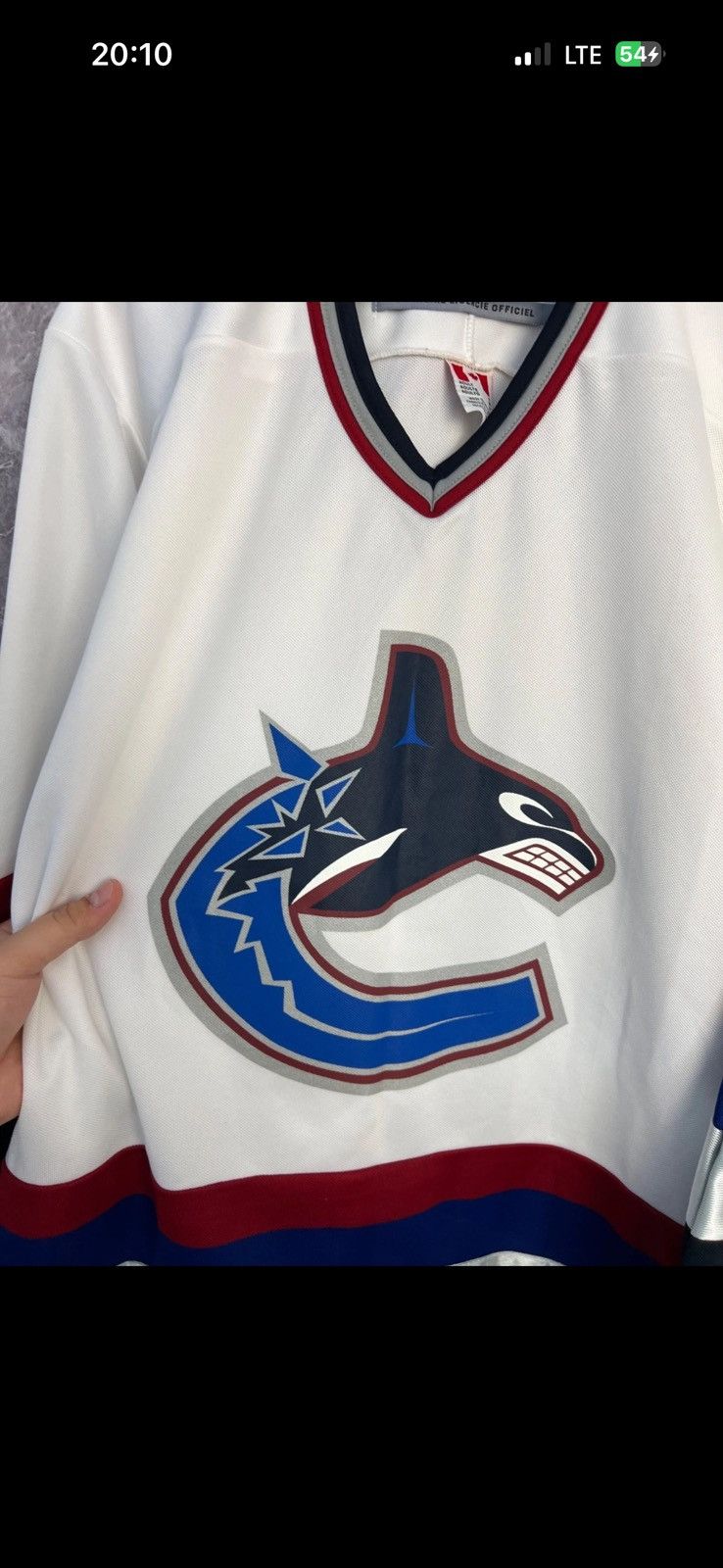 Ccm Vintage 90's CCM Vancouver Canucks NHL Jersey ! Size US M / EU 48-50 / 2 - 6 Thumbnail