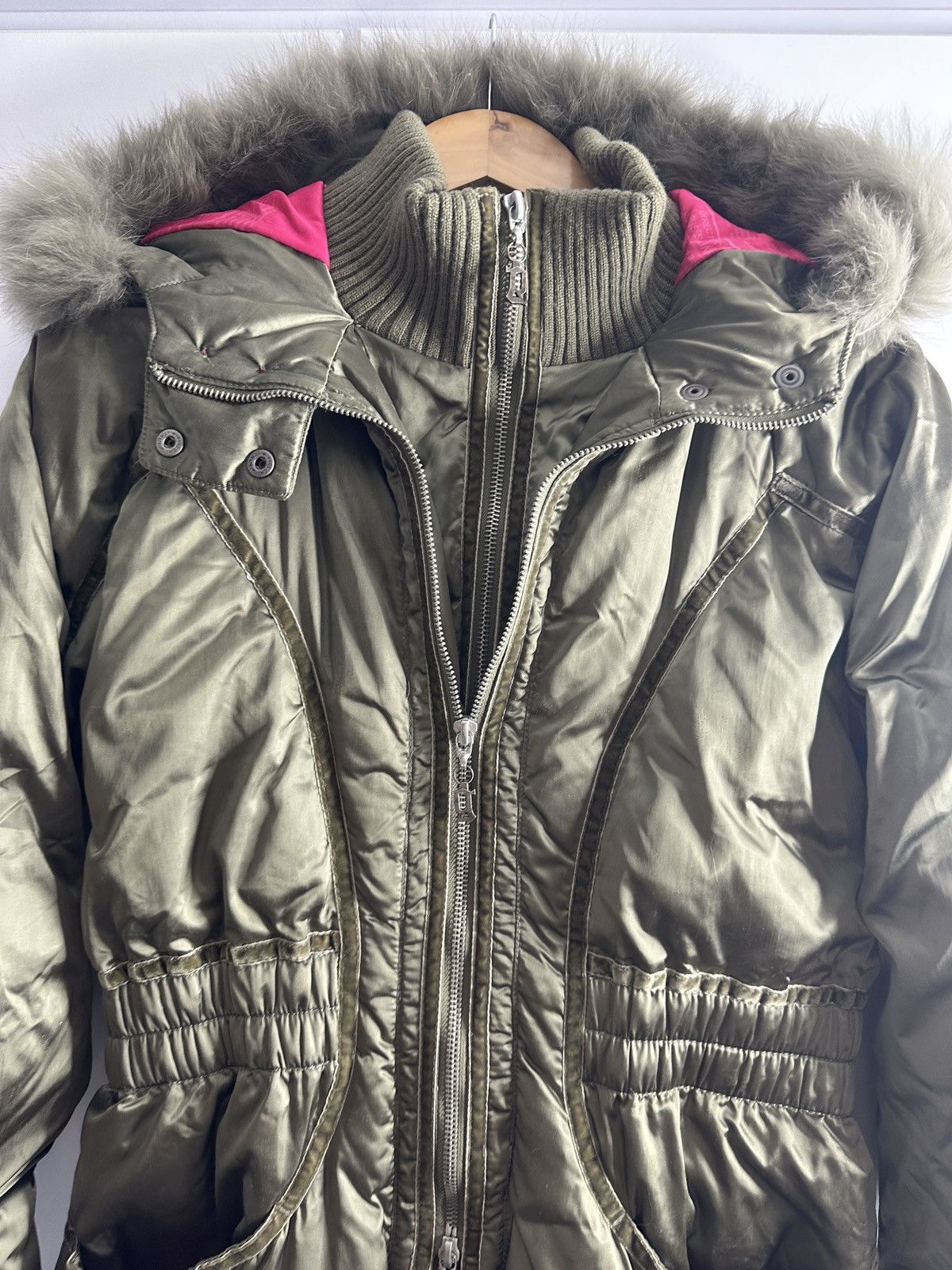 John Galliano John Galliano Green Puffer Coat with Embroidery and Fur Hood Size M / US 6-8 / IT 42-44 - 2 Thumbnail